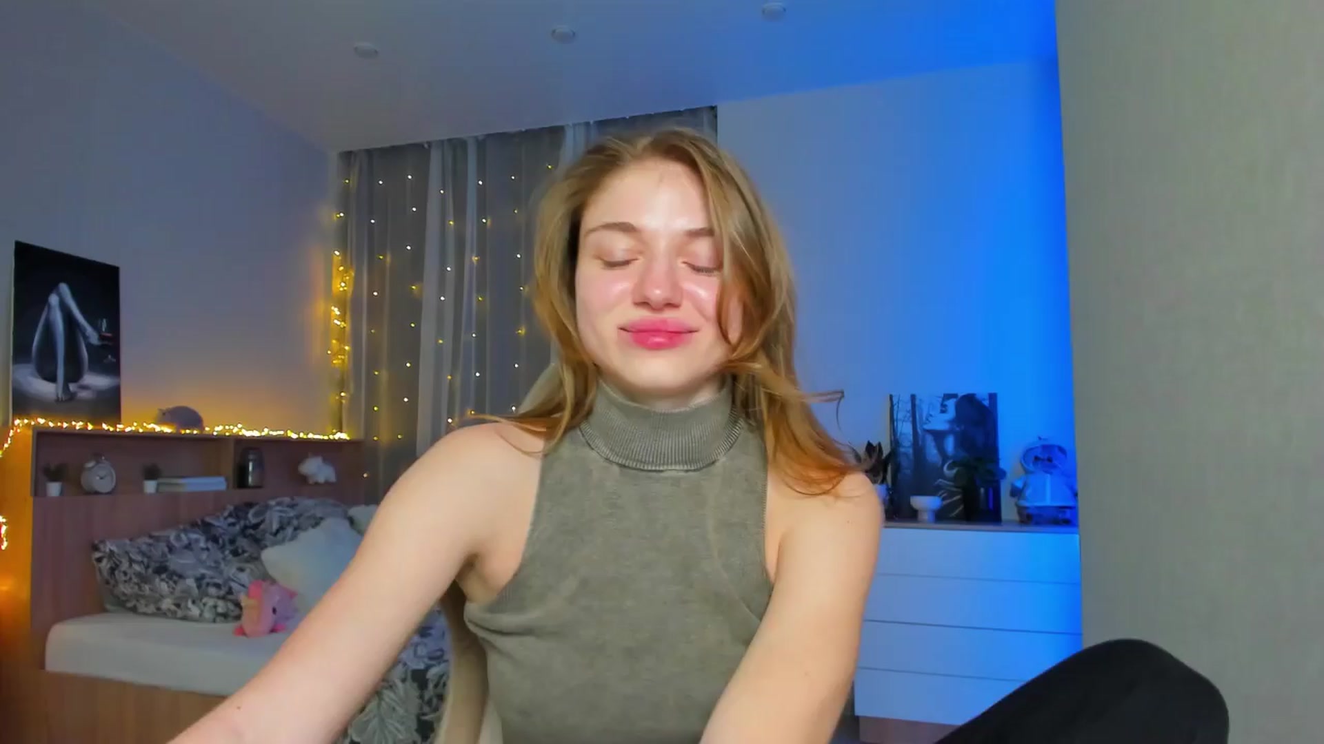 Gallery image thumbnail from Make_my_Luck's myfreecams stream on, 03/29/2024, 16:53 image 13 of 20