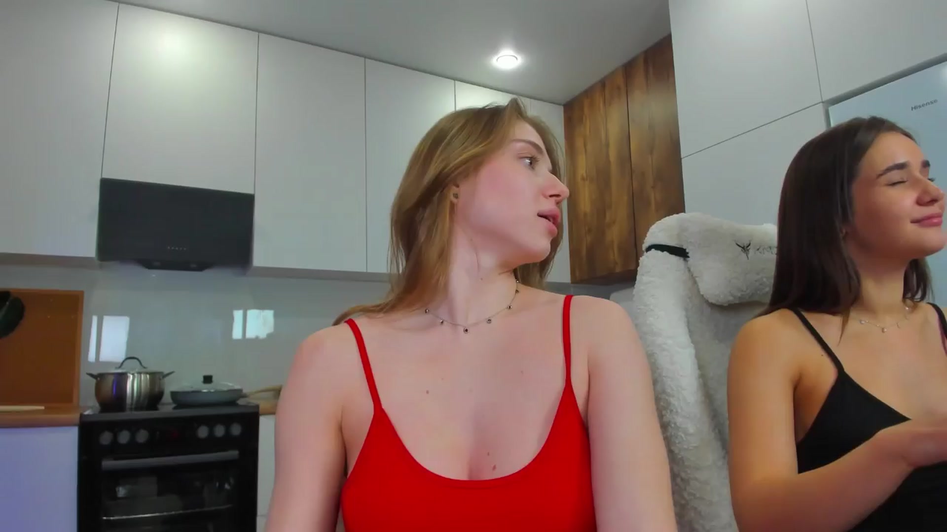 Gallery image thumbnail from Make_my_Luck's myfreecams stream on, 03/30/2024, 18:03 image 16 of 20