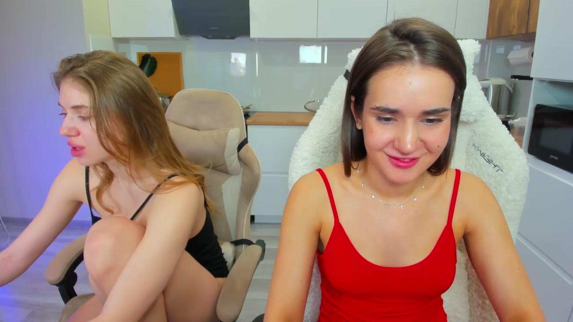Gallery image thumbnail from Make_my_Luck's myfreecams stream on, 03/31/2024, 02:32 image 19 of 20