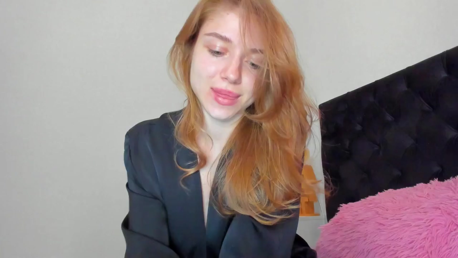 Gallery image thumbnail from Make_my_Luck's myfreecams stream on, 04/05/2024, 20:28 image 17 of 20