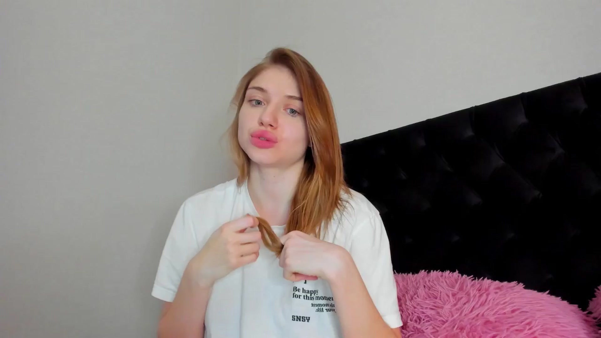 Gallery image thumbnail from Make_my_Luck's myfreecams stream on, 04/10/2024, 20:41 image 16 of 20