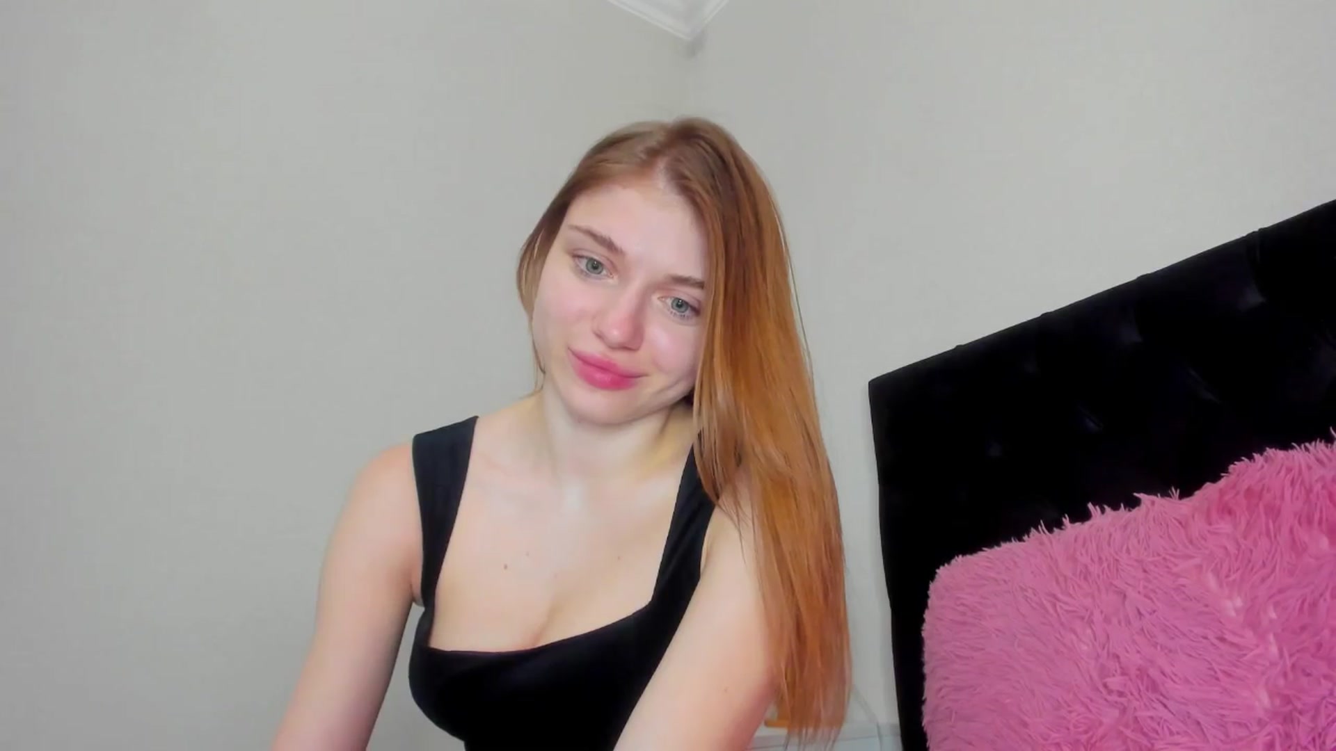 Gallery image thumbnail from Make_my_Luck's myfreecams stream on, 04/10/2024, 21:21 image 19 of 20
