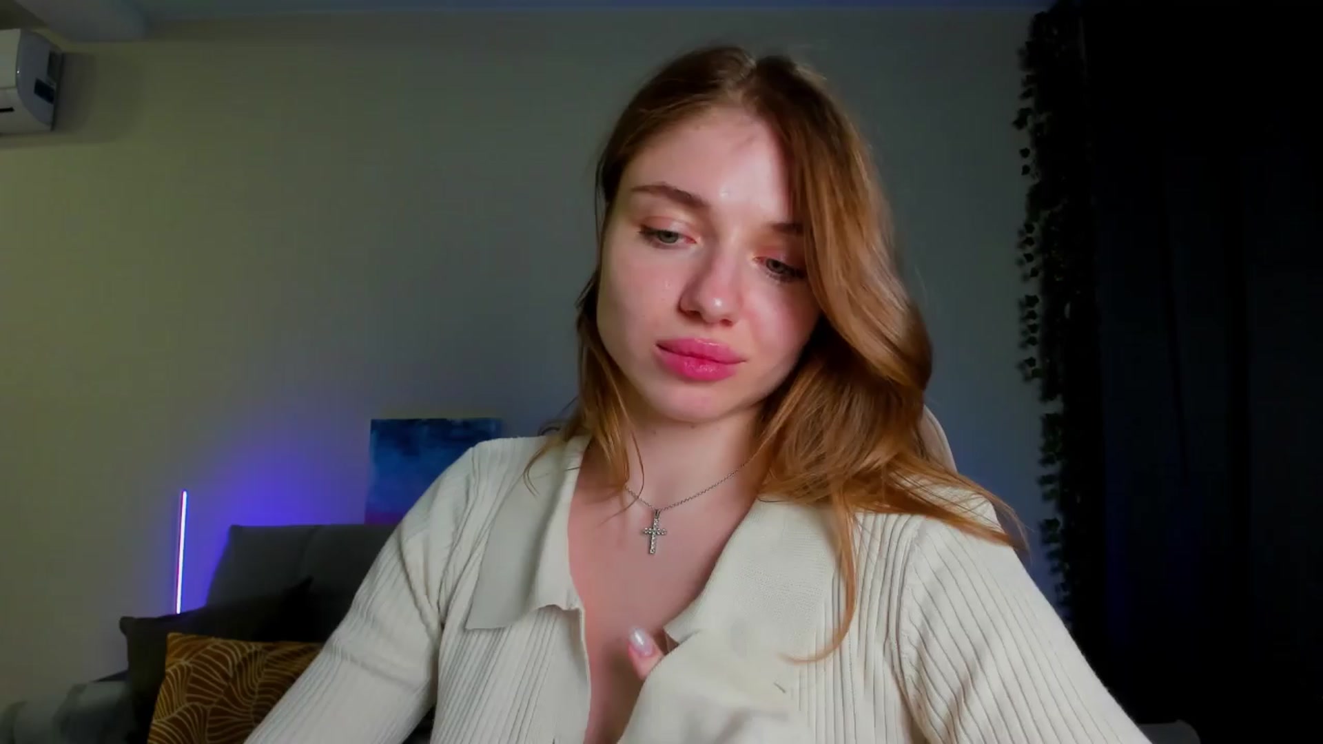 Gallery image thumbnail from Make_my_Luck's myfreecams stream on, 04/12/2024, 18:54 image 10 of 20