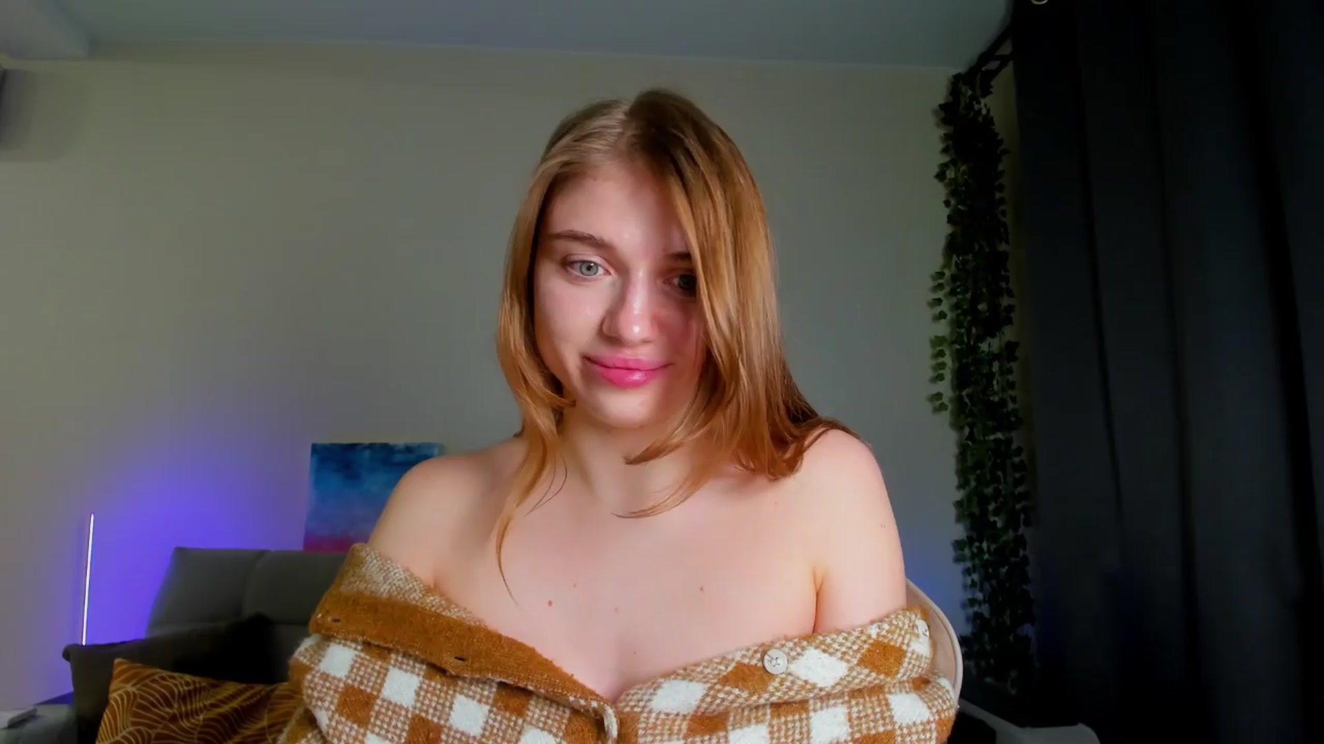 Gallery image thumbnail from Make_my_Luck's myfreecams stream on, 04/13/2024, 17:18 image 13 of 20