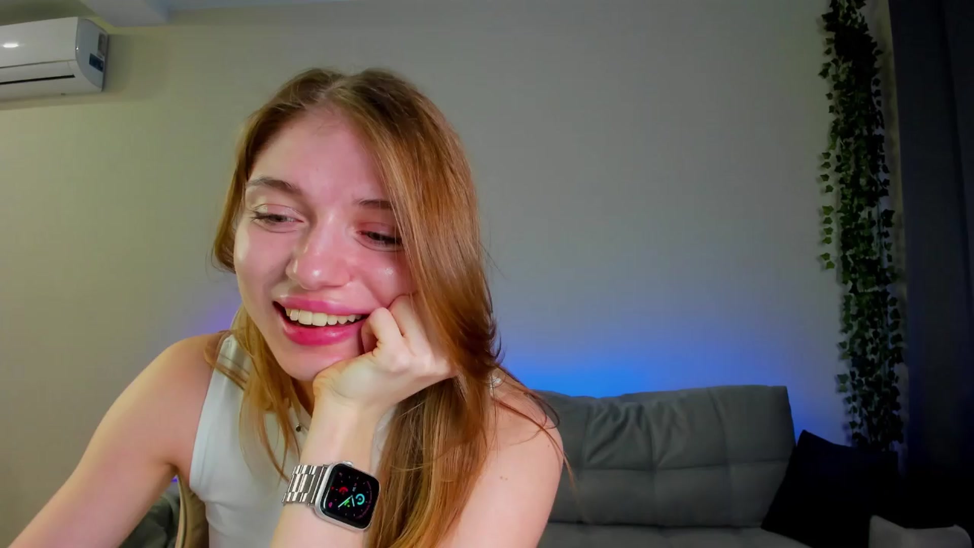 Gallery image thumbnail from Make_my_Luck's myfreecams stream on, 04/19/2024, 16:21 image 9 of 20