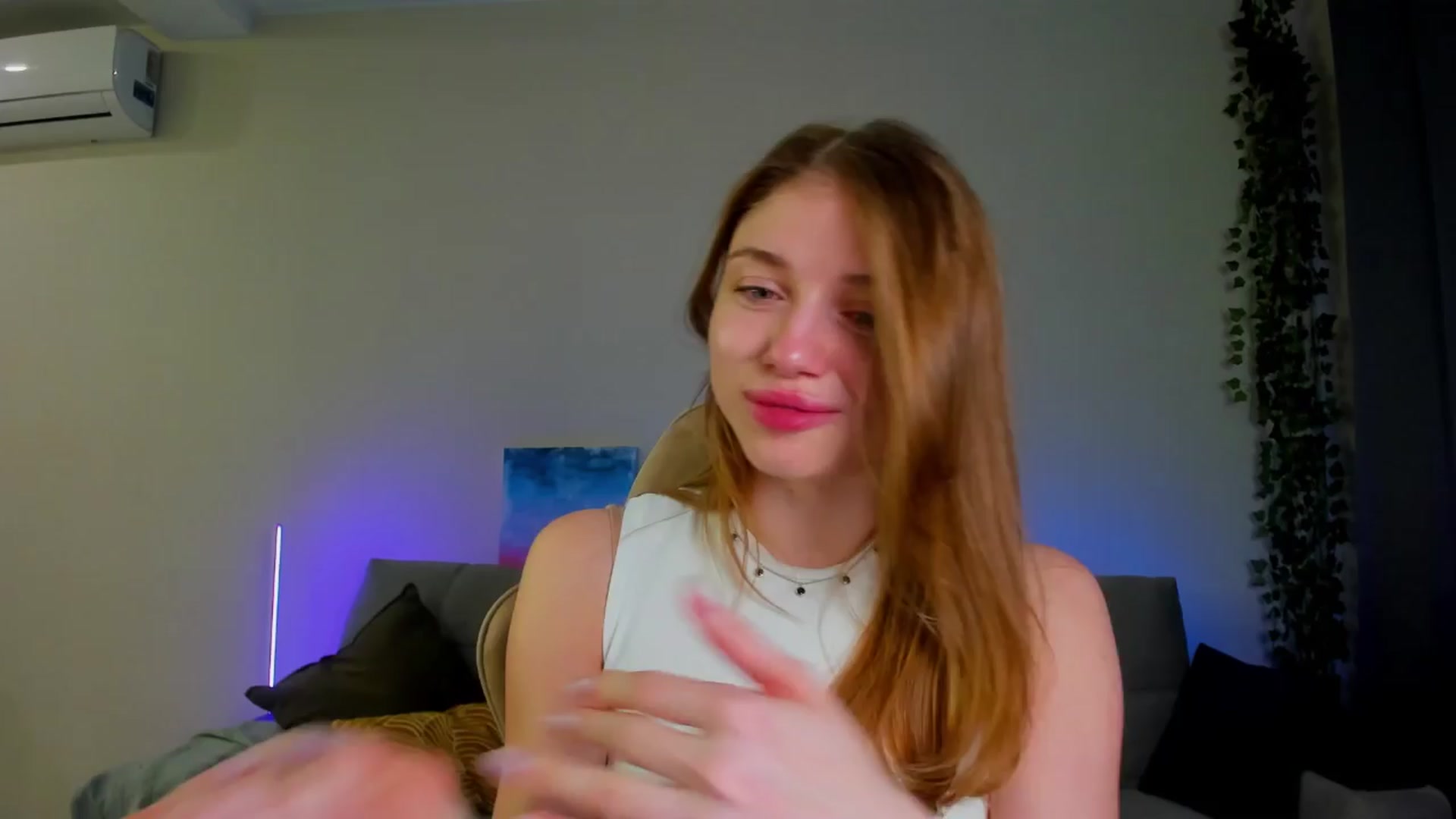 Gallery image thumbnail from Make_my_Luck's myfreecams stream on, 04/19/2024, 16:21 image 7 of 20
