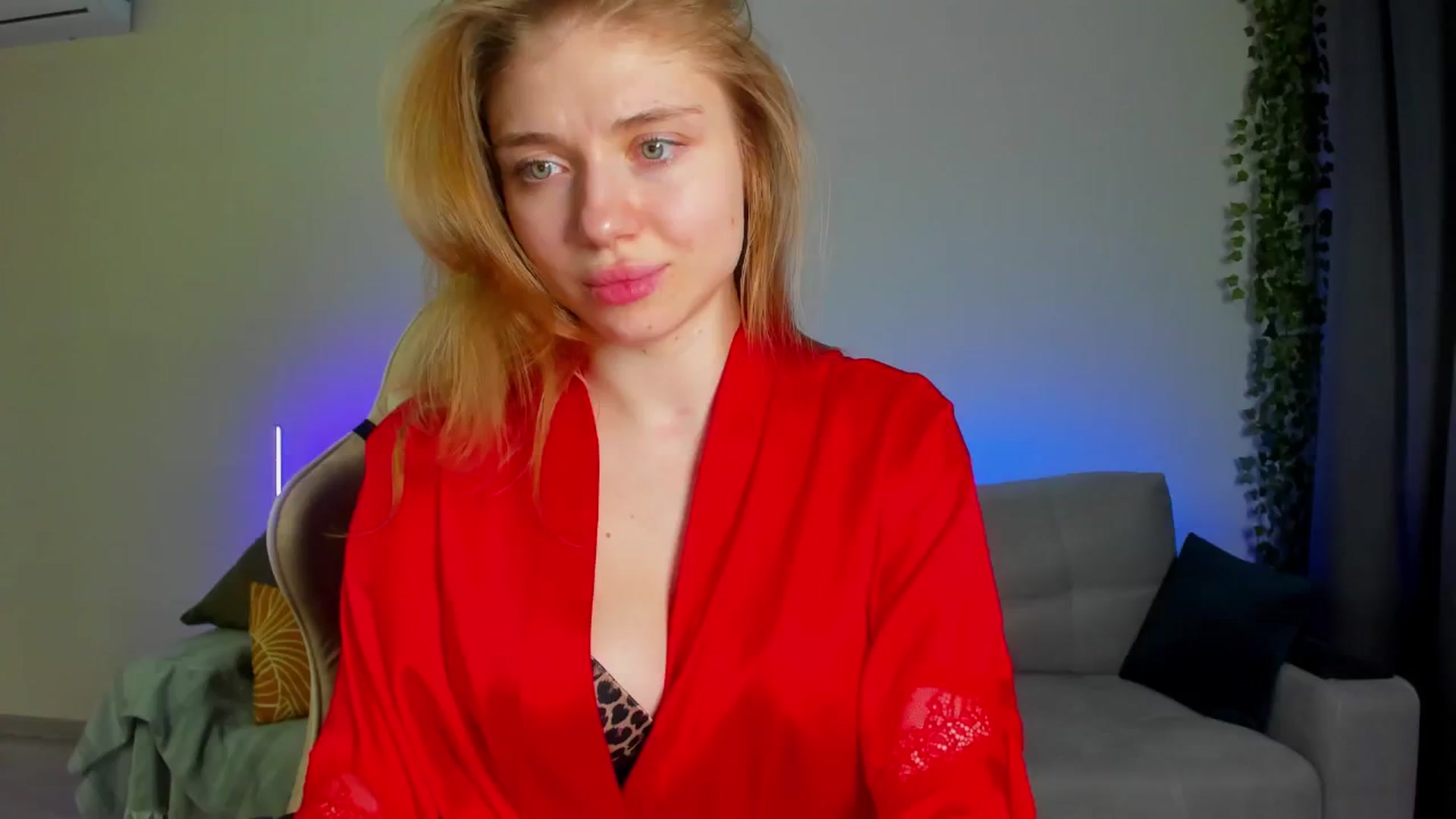 Gallery image thumbnail from Make_my_Luck's myfreecams stream on, 04/22/2024, 18:28 image 3 of 20
