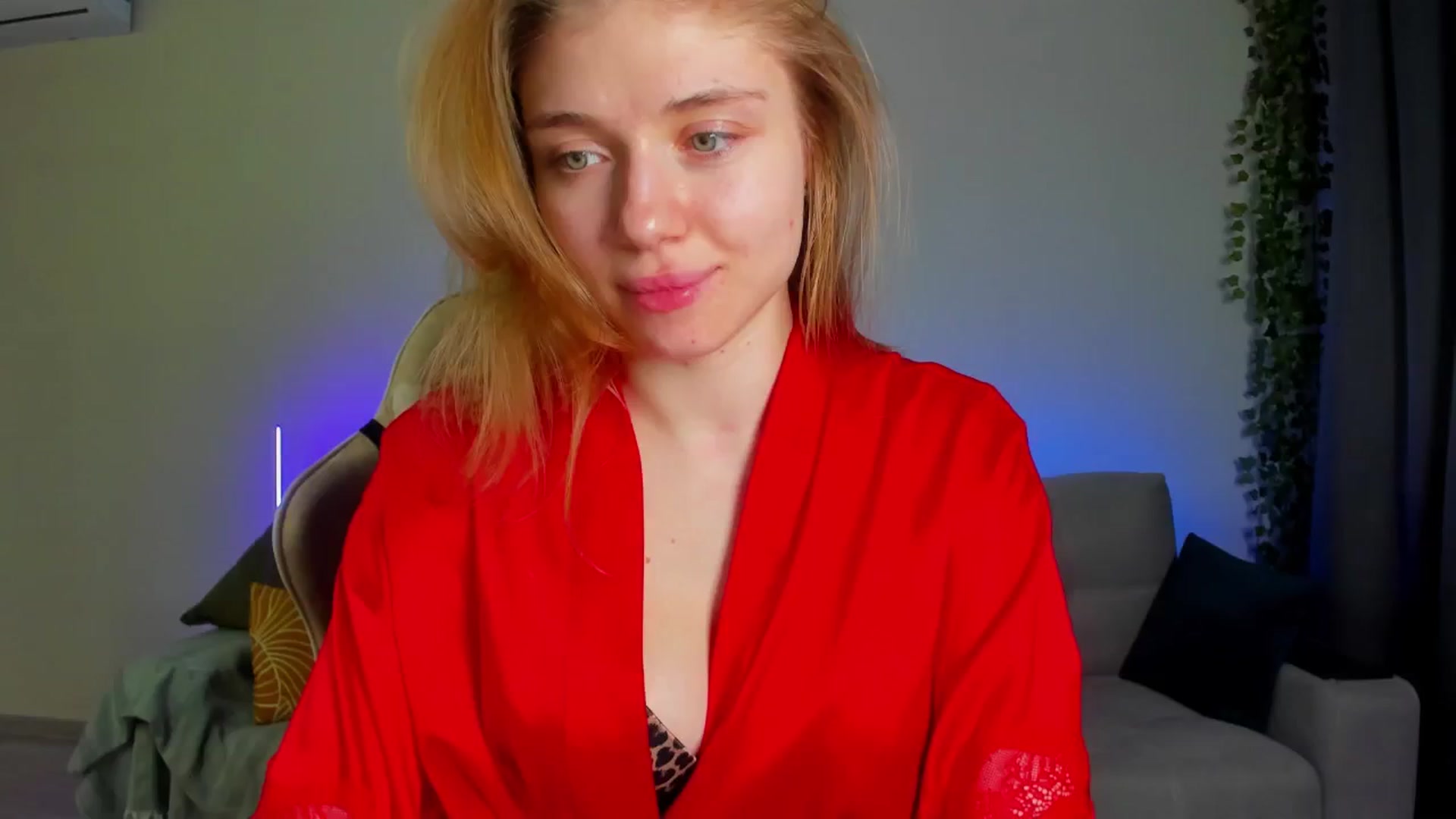 Gallery image thumbnail from Make_my_Luck's myfreecams stream on, 04/22/2024, 18:28 image 2 of 20