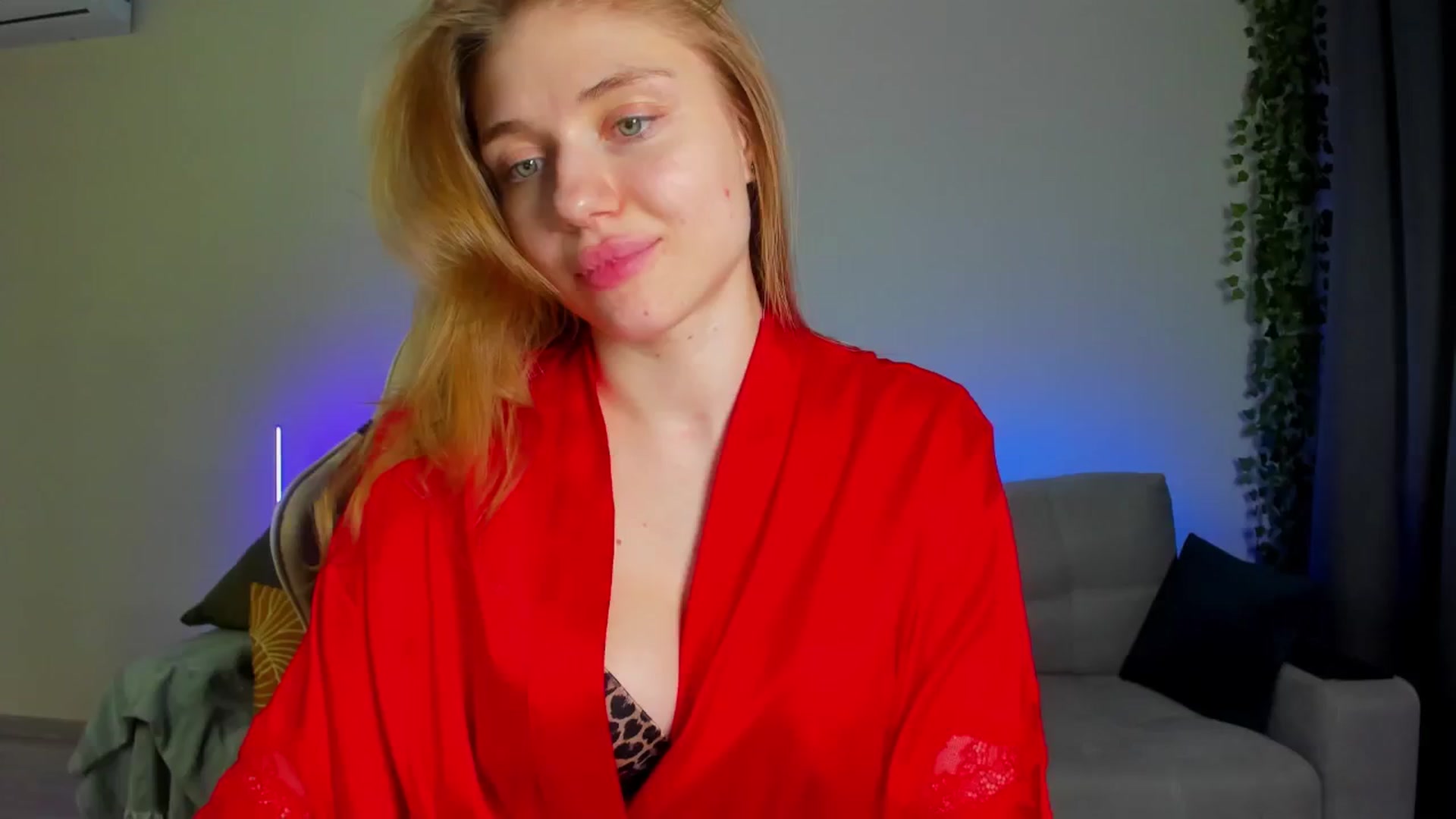 Gallery image thumbnail from Make_my_Luck's myfreecams stream on, 04/22/2024, 18:28 image 4 of 20