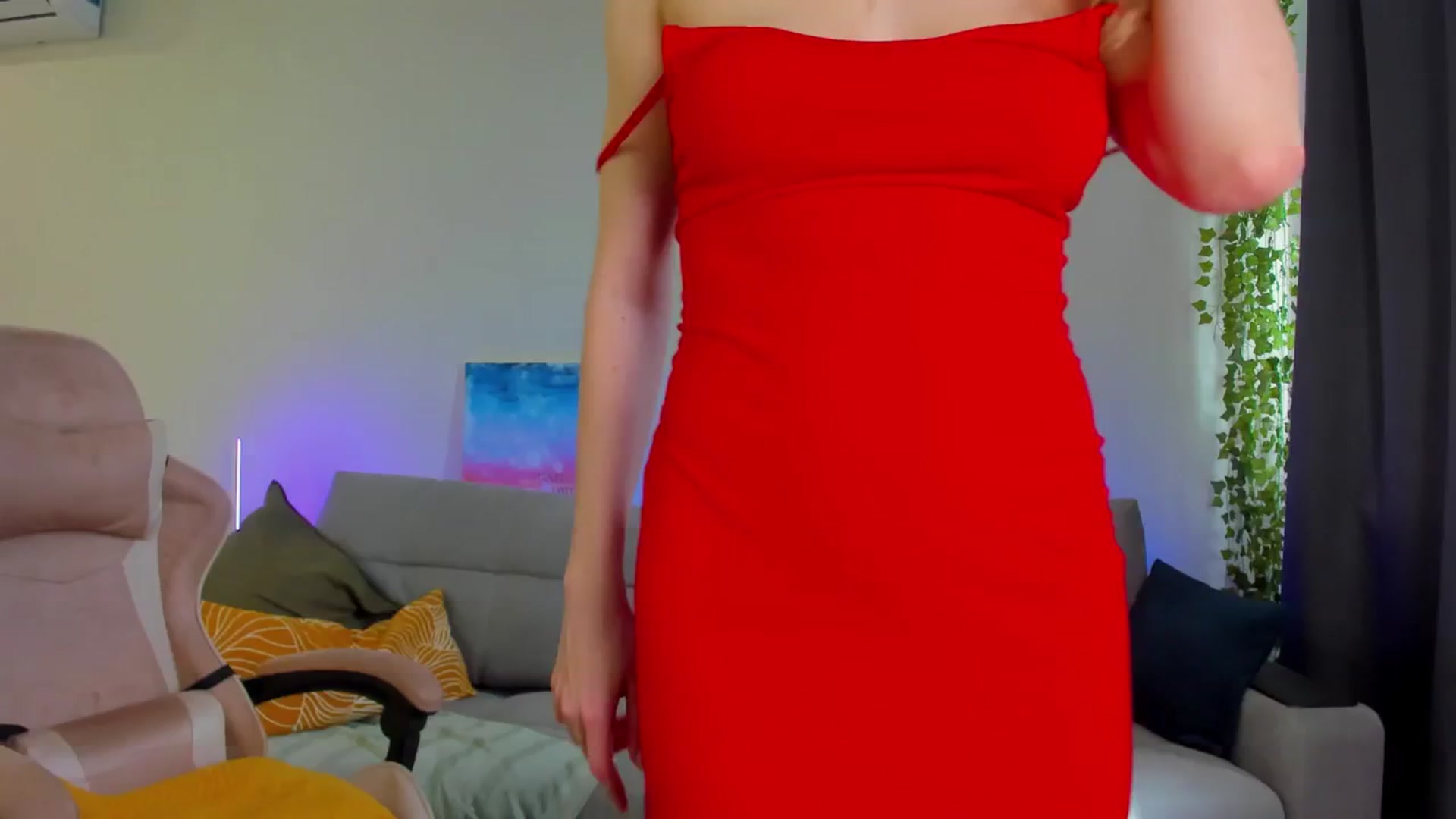 Gallery image thumbnail from Make_my_Luck's myfreecams stream on, 04/25/2024, 08:28 image 7 of 20
