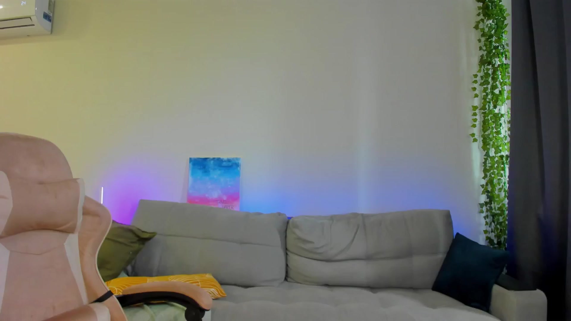 Gallery image thumbnail from Make_my_Luck's myfreecams stream on, 04/25/2024, 08:28 image 20 of 20