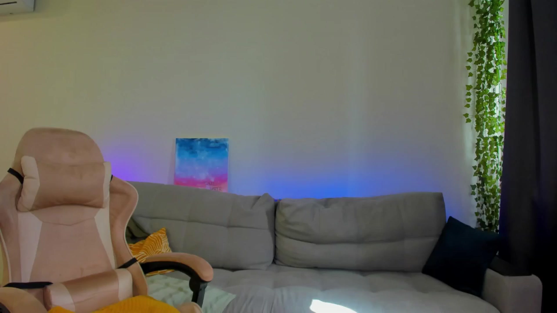 Gallery image thumbnail from Make_my_Luck's myfreecams stream on, 04/25/2024, 08:28 image 2 of 20
