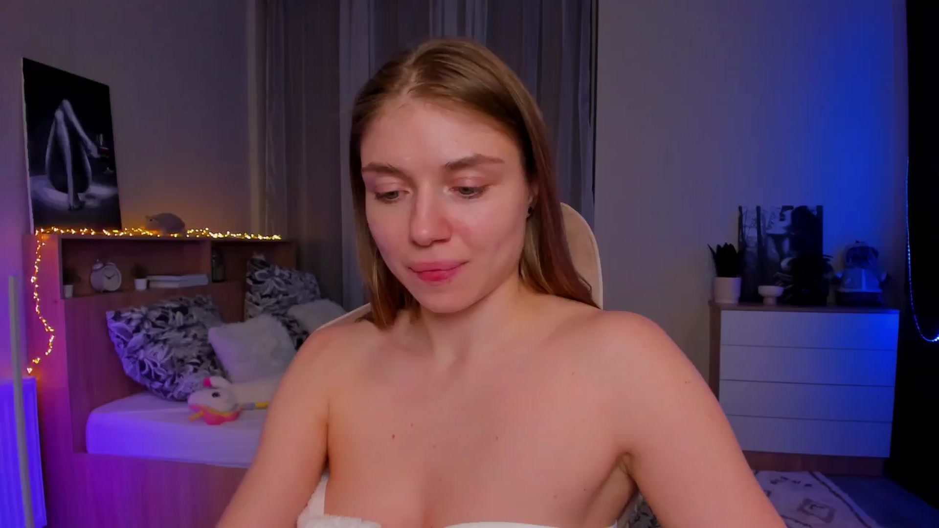 Gallery image thumbnail from Make_my_Luck's myfreecams stream on, 05/01/2024, 20:36 image 6 of 20
