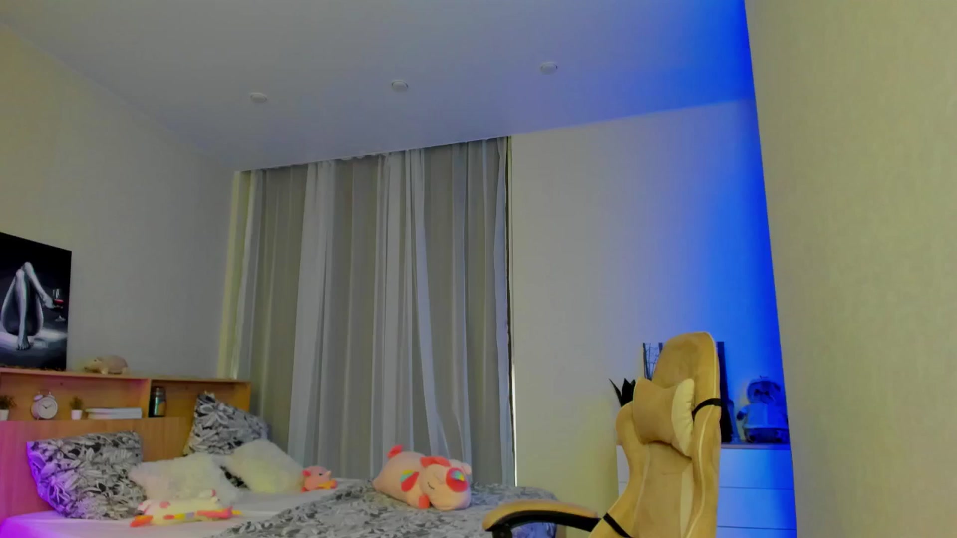 Gallery image thumbnail from Make_my_Luck's myfreecams stream on, 05/08/2024, 13:43 image 19 of 20