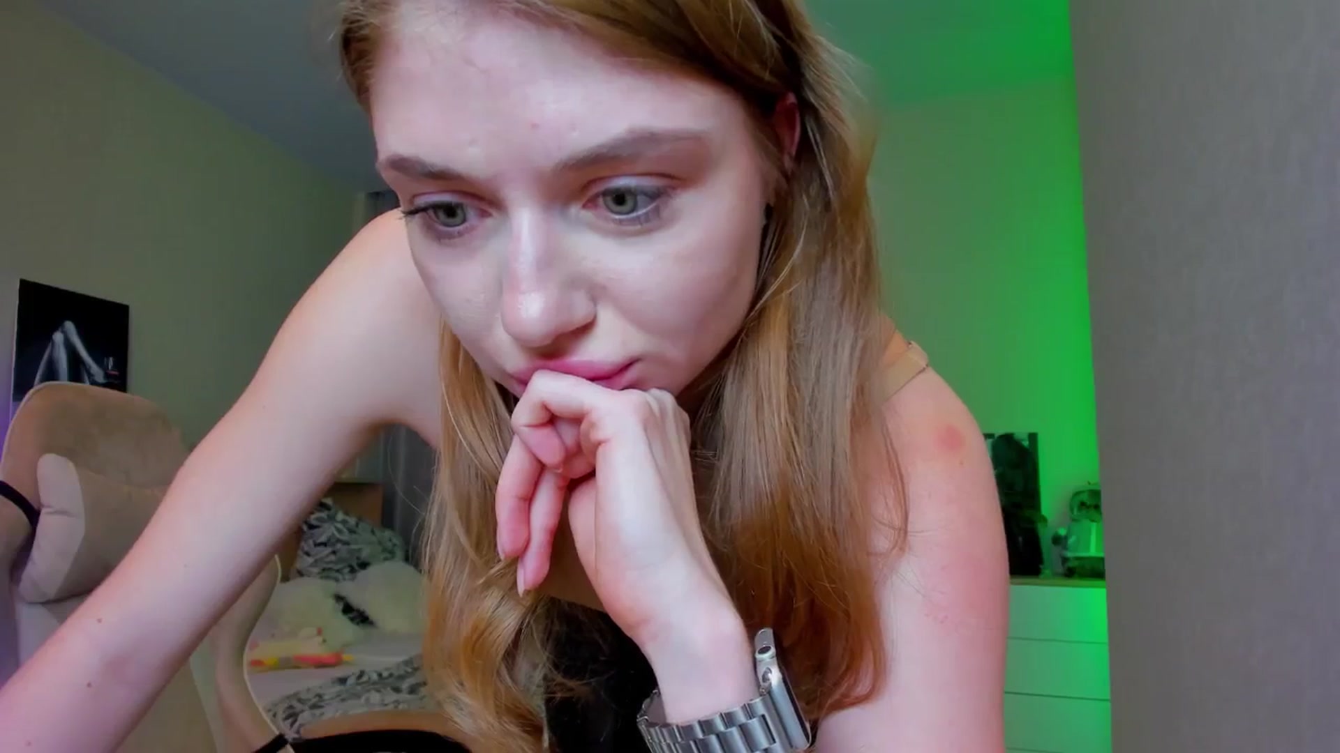 Gallery image thumbnail from Make_my_Luck's myfreecams stream on, 05/09/2024, 17:29 image 17 of 20
