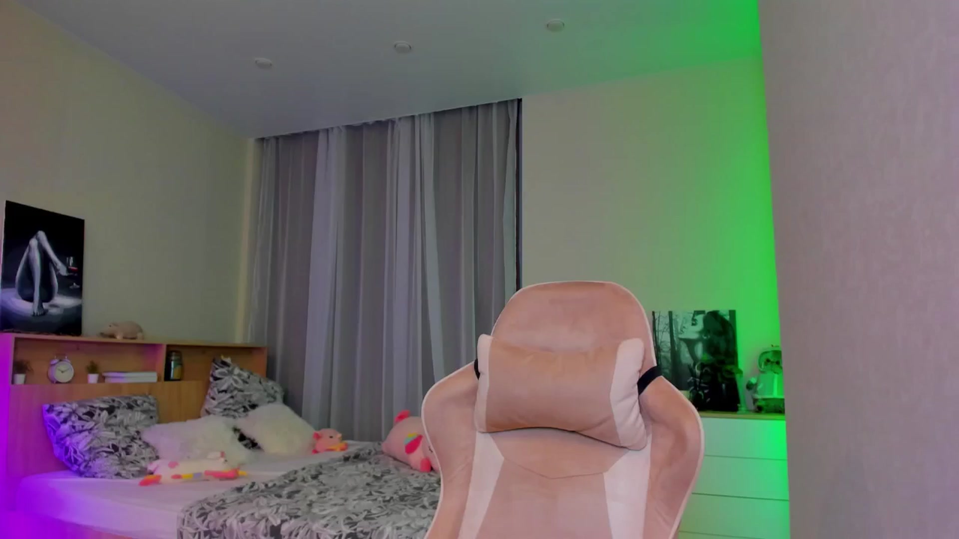 Gallery image thumbnail from Make_my_Luck's myfreecams stream on, 05/09/2024, 18:49 image 1 of 20
