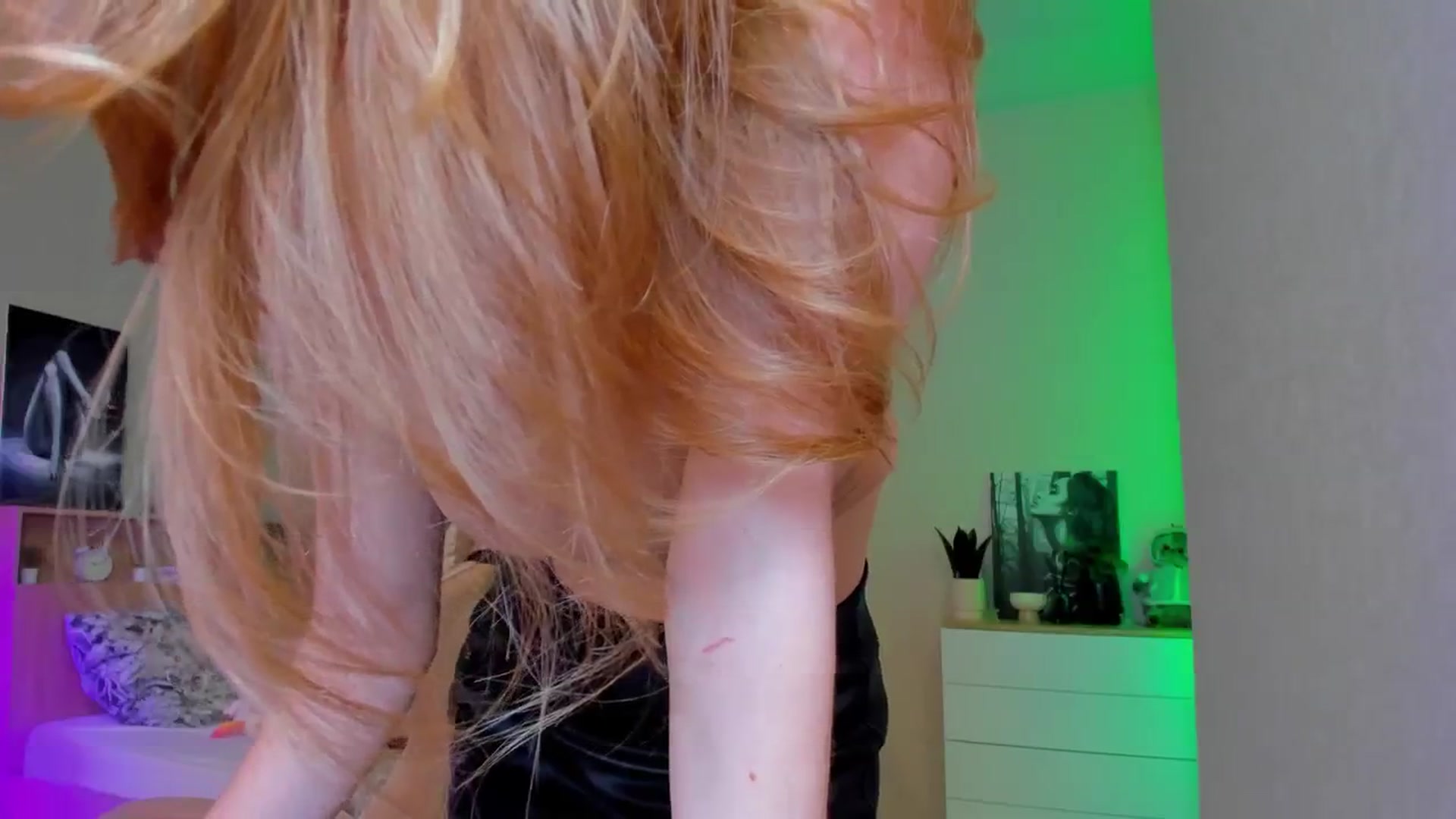 Gallery image thumbnail from Make_my_Luck's myfreecams stream on, 05/09/2024, 18:49 image 6 of 20