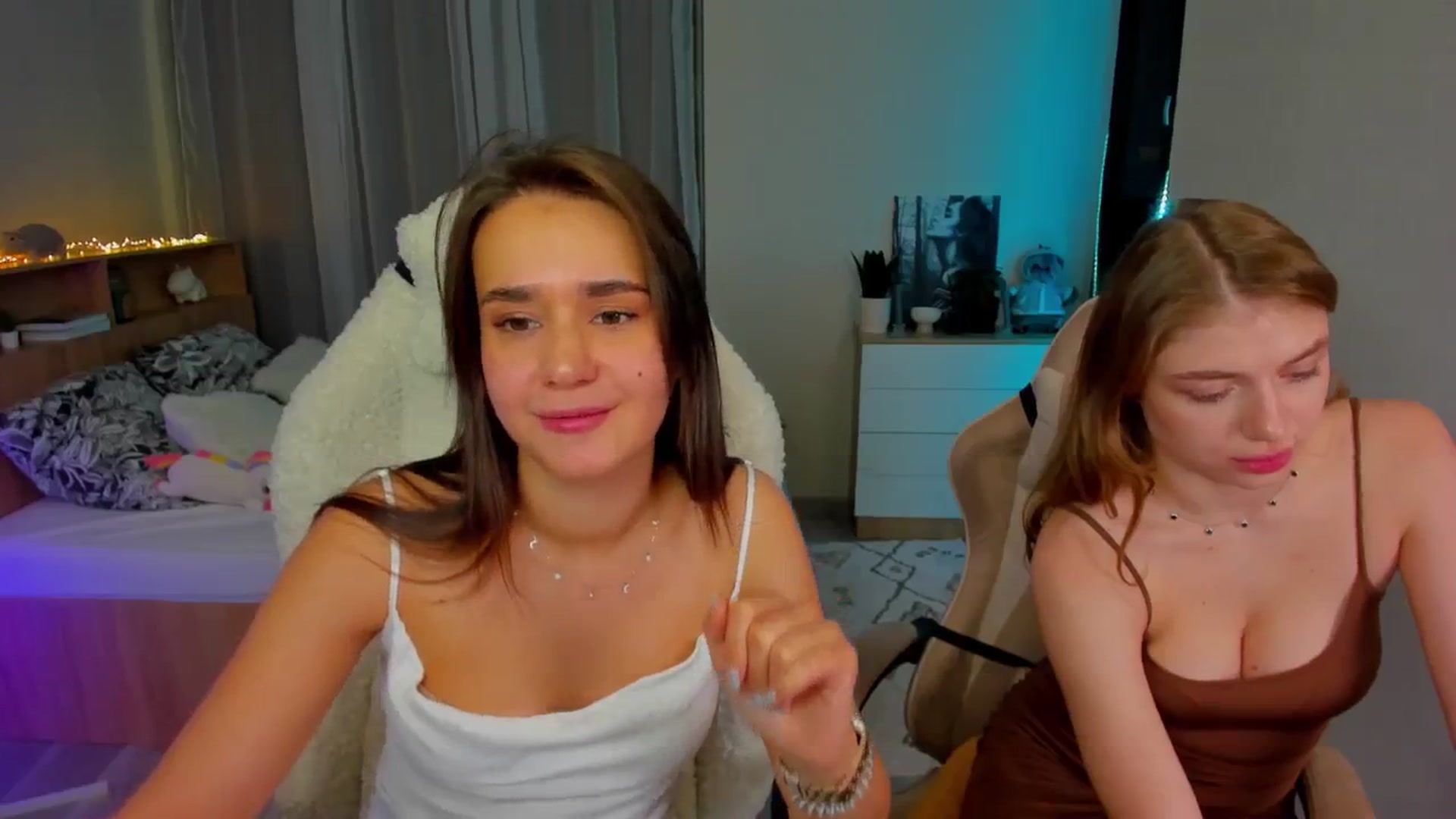 Gallery image thumbnail from Make_my_Luck's myfreecams stream on, 05/11/2024, 17:10 image 9 of 20