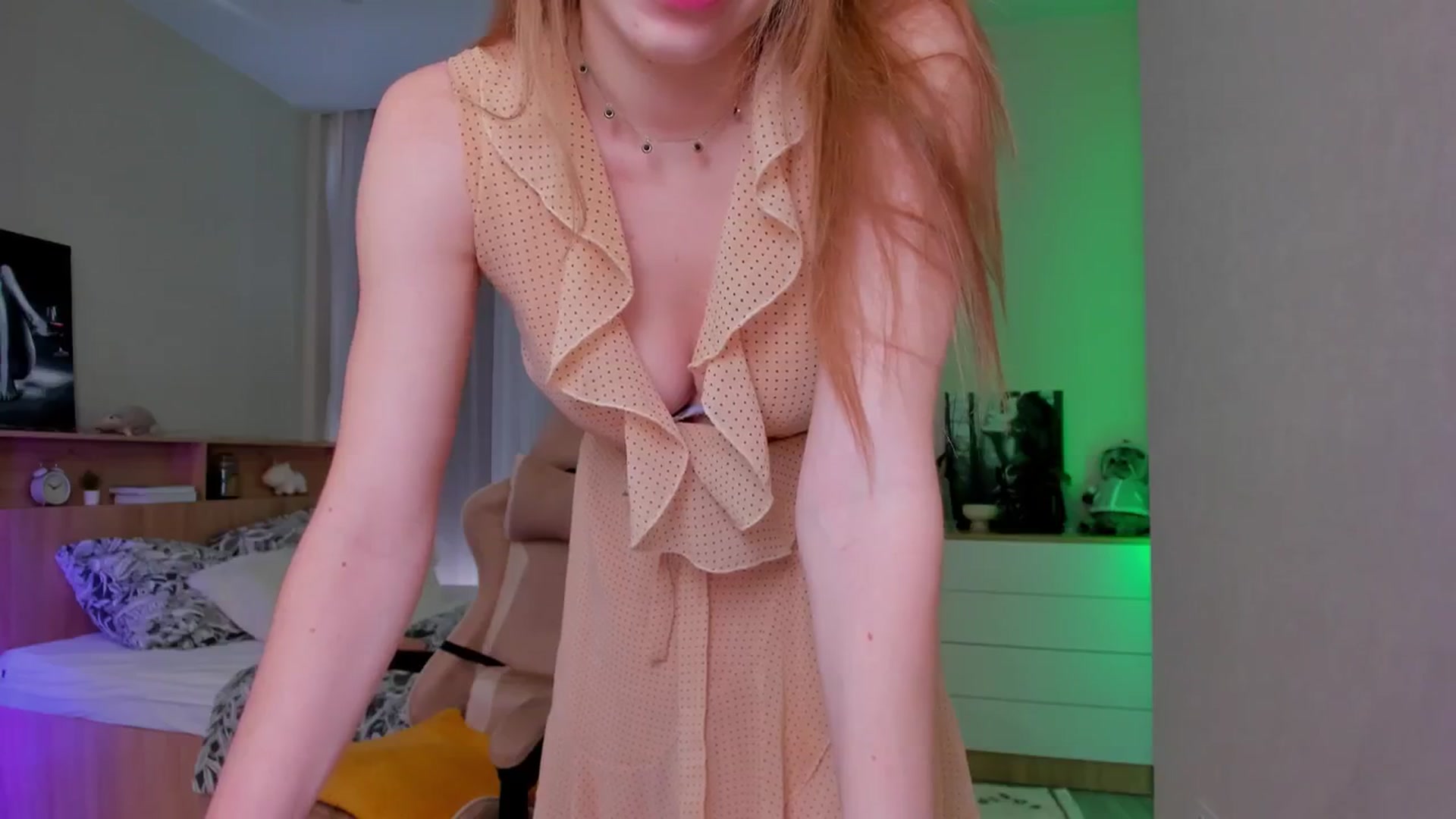 Gallery image thumbnail from Make_my_Luck's myfreecams stream on, 05/28/2024, 10:21 image 3 of 20