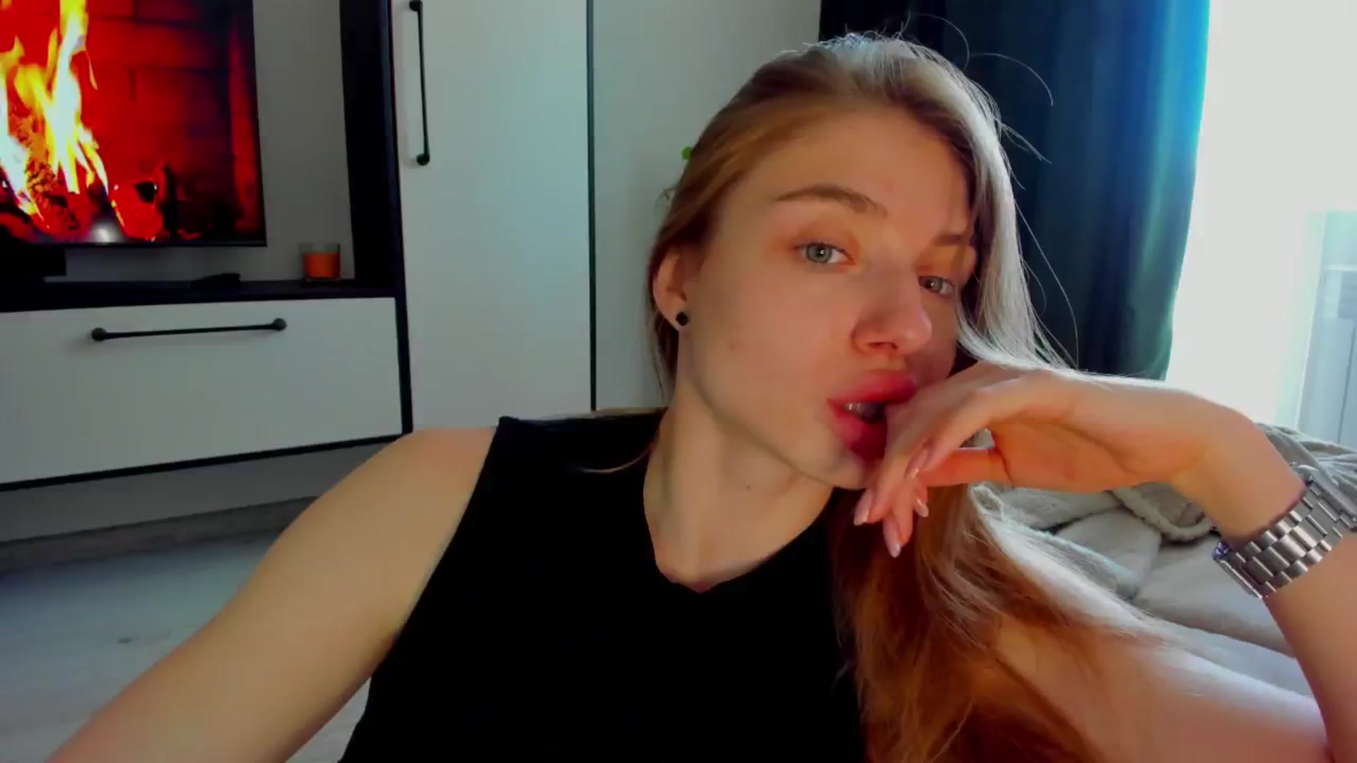 Gallery image thumbnail from Make_my_Luck's myfreecams stream on, 05/30/2024, 07:17 image 14 of 20