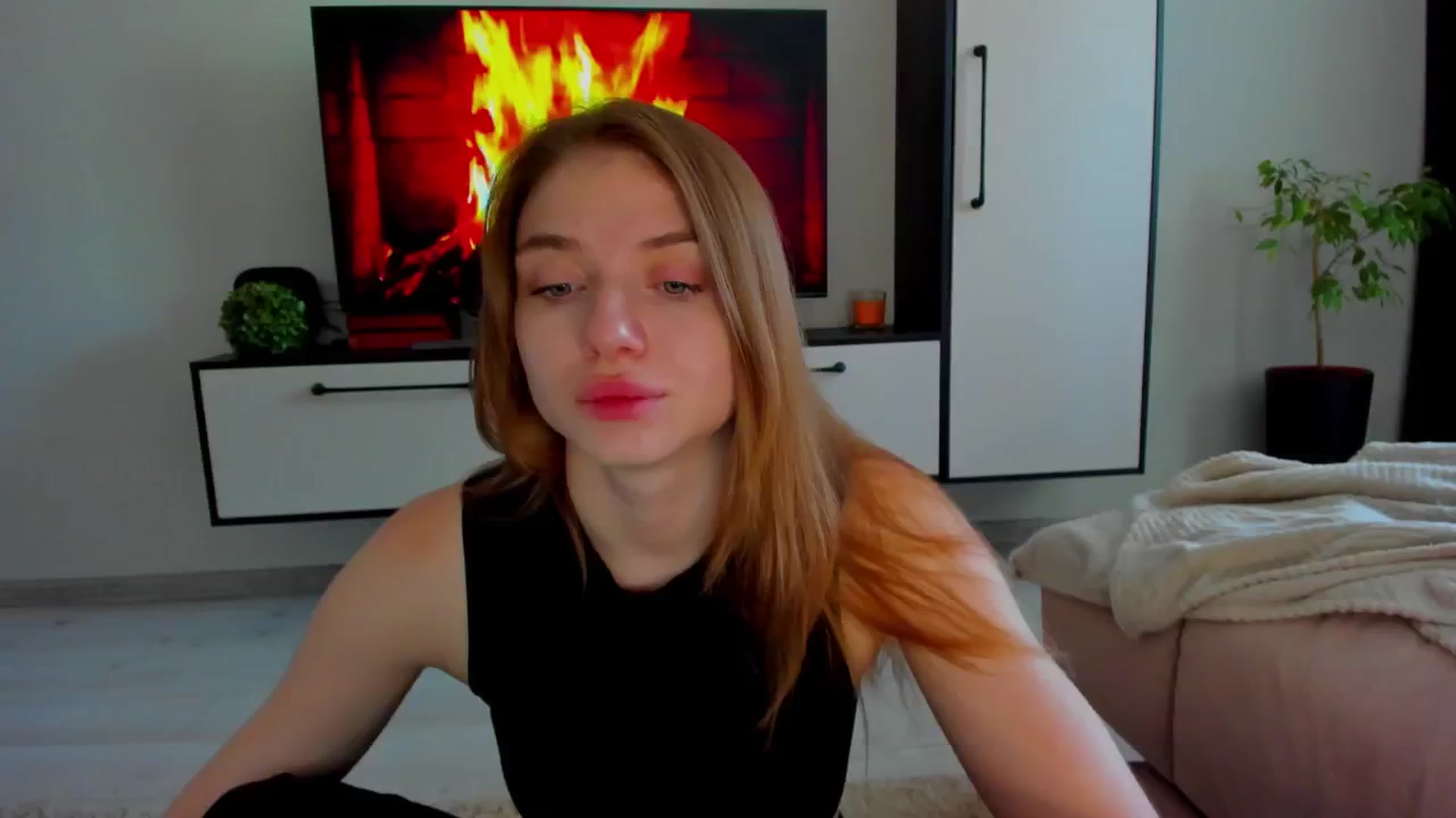 Gallery image thumbnail from Make_my_Luck's myfreecams stream on, 05/30/2024, 07:36 image 2 of 20