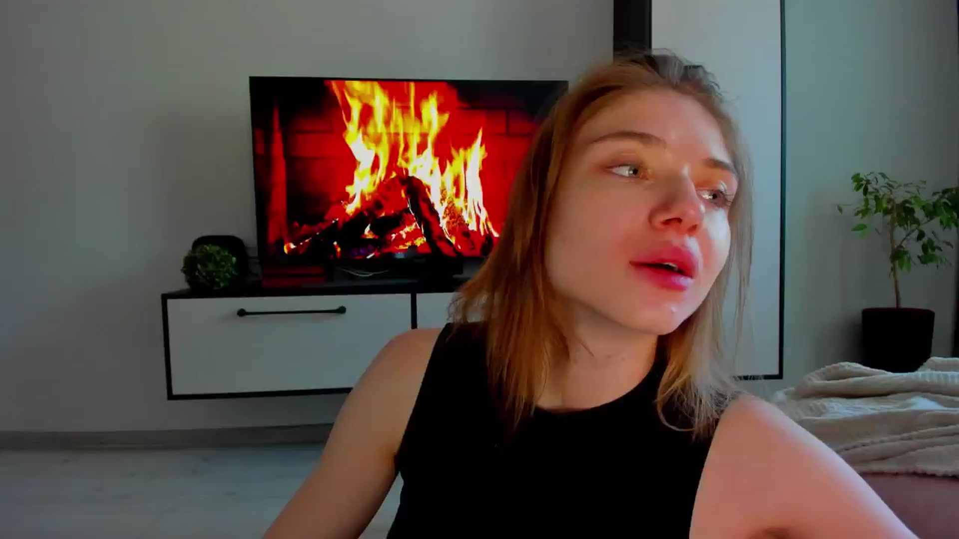 Gallery image thumbnail from Make_my_Luck's myfreecams stream on, 05/30/2024, 07:36 image 17 of 20