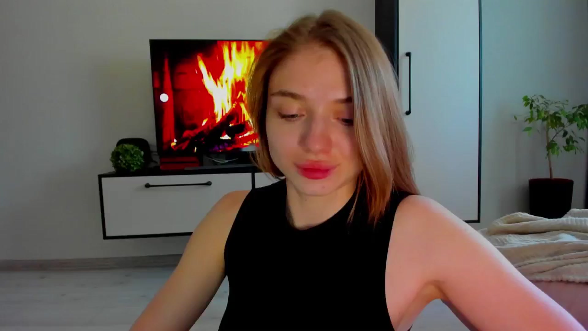 Gallery image thumbnail from Make_my_Luck's myfreecams stream on, 05/30/2024, 07:36 image 16 of 20
