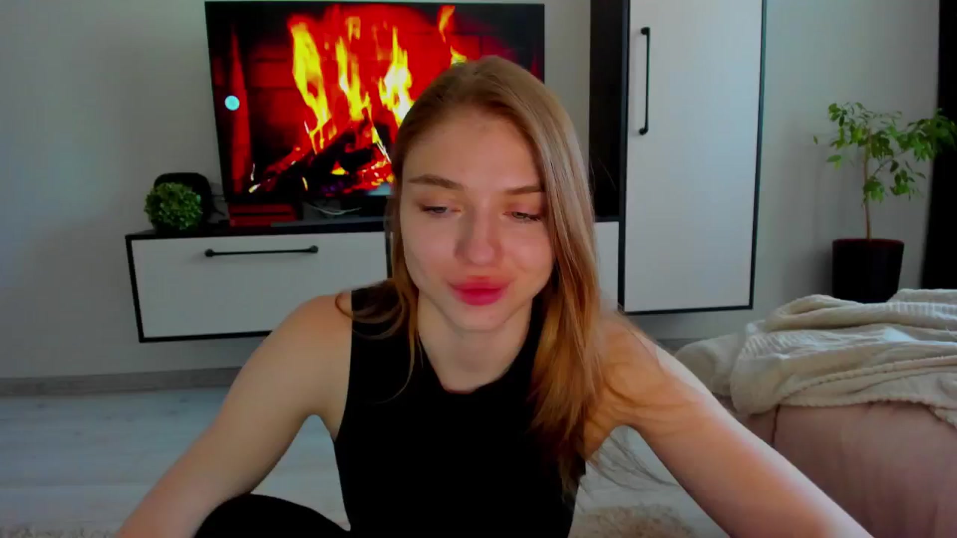 Gallery image thumbnail from Make_my_Luck's myfreecams stream on, 05/30/2024, 07:36 image 3 of 20