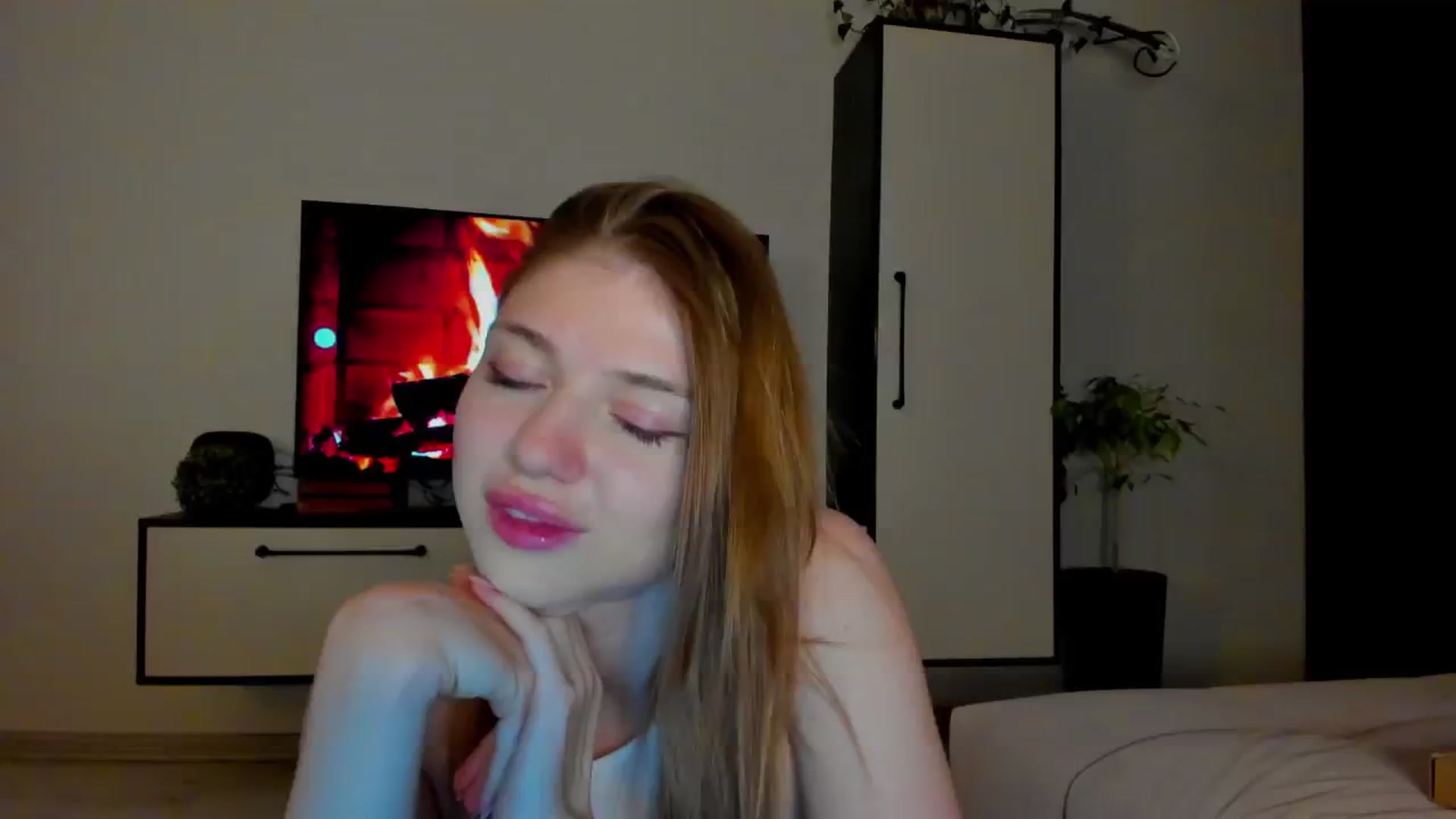 Gallery image thumbnail from Make_my_Luck's myfreecams stream on, 05/31/2024, 19:33 image 4 of 20