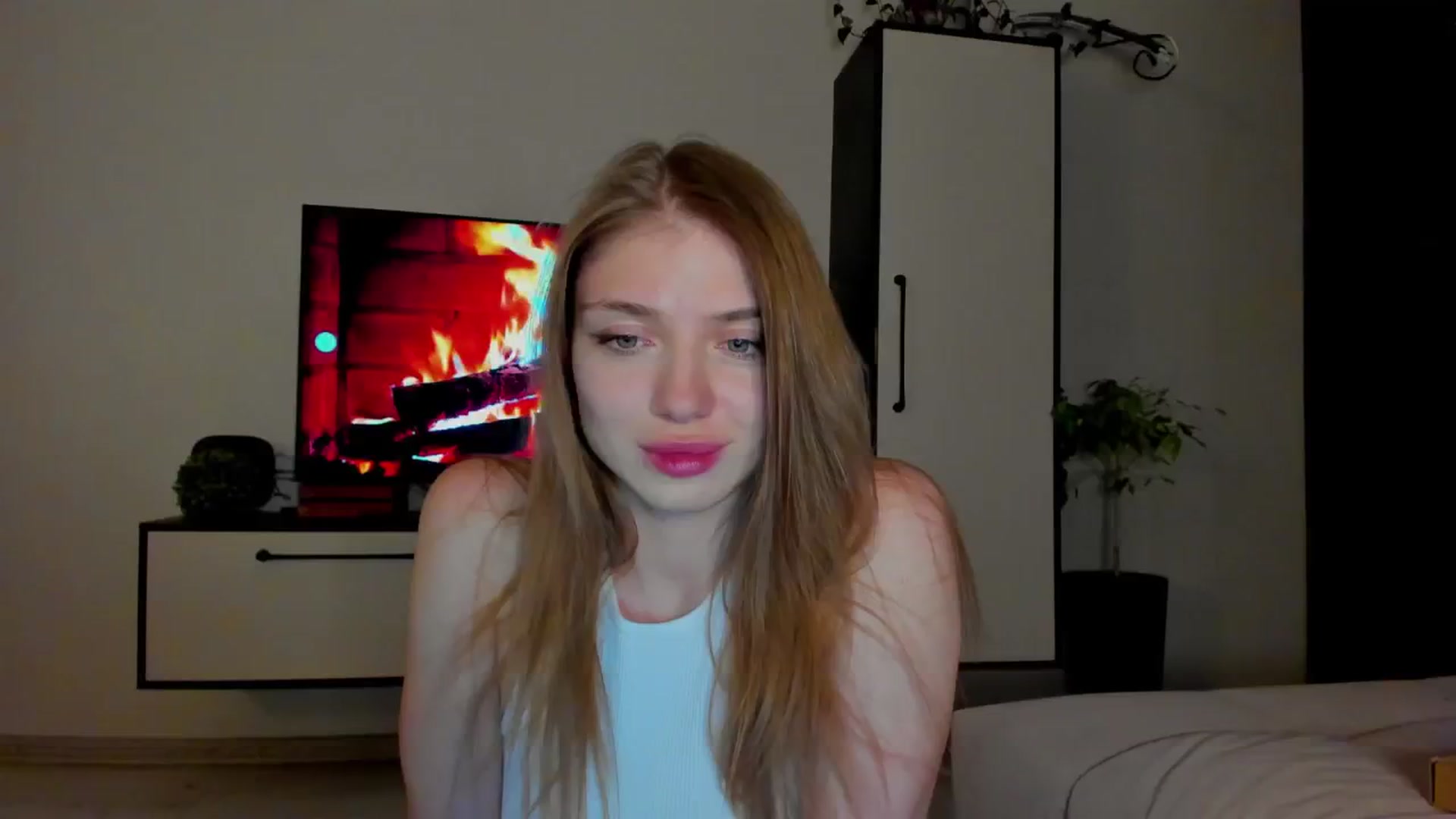 Gallery image thumbnail from Make_my_Luck's myfreecams stream on, 05/31/2024, 19:33 image 12 of 20