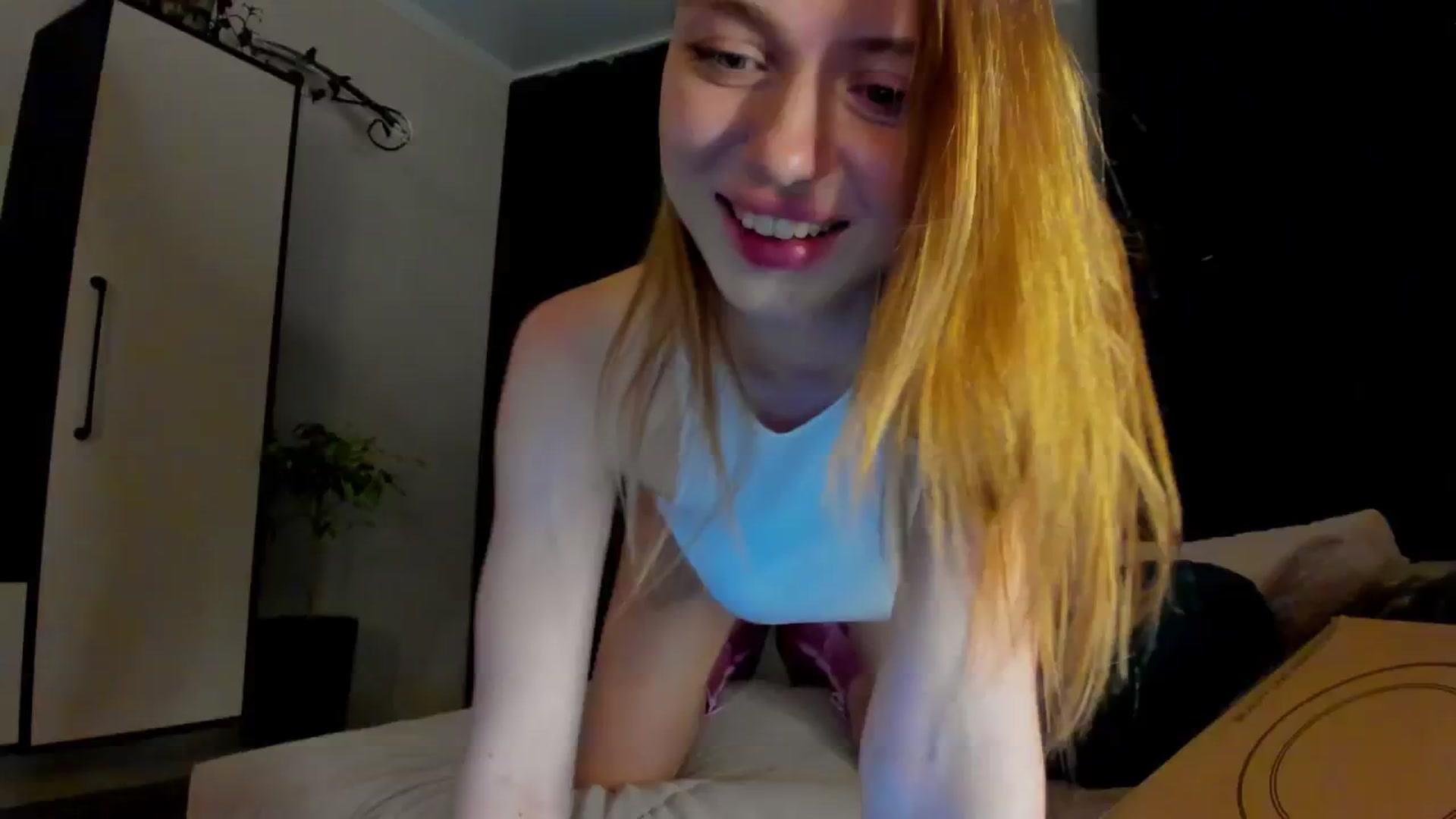 Gallery image thumbnail from Make_my_Luck's myfreecams stream on, 05/31/2024, 21:47 image 12 of 20