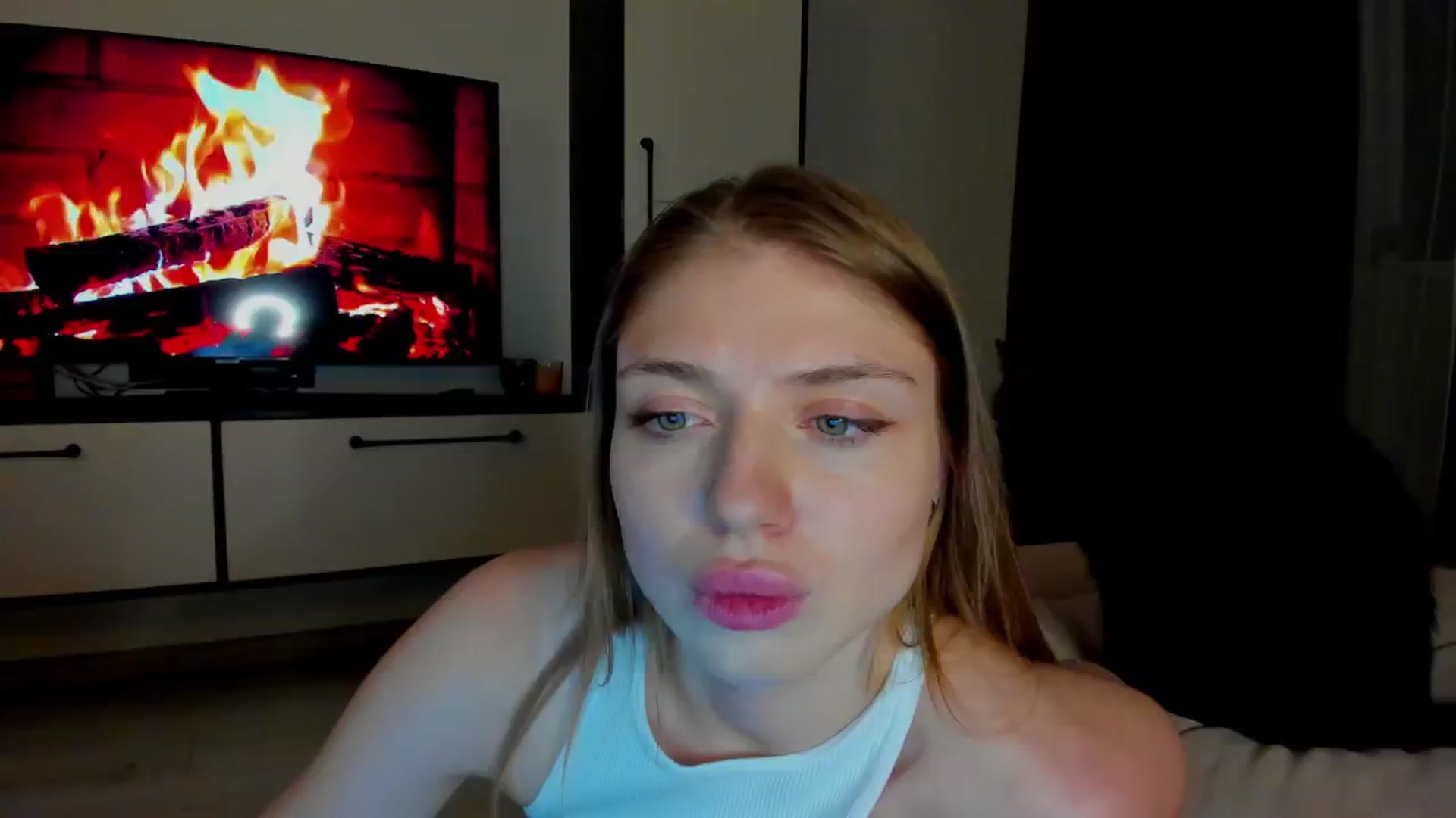 Gallery image thumbnail from Make_my_Luck's myfreecams stream on, 05/31/2024, 21:47 image 5 of 20