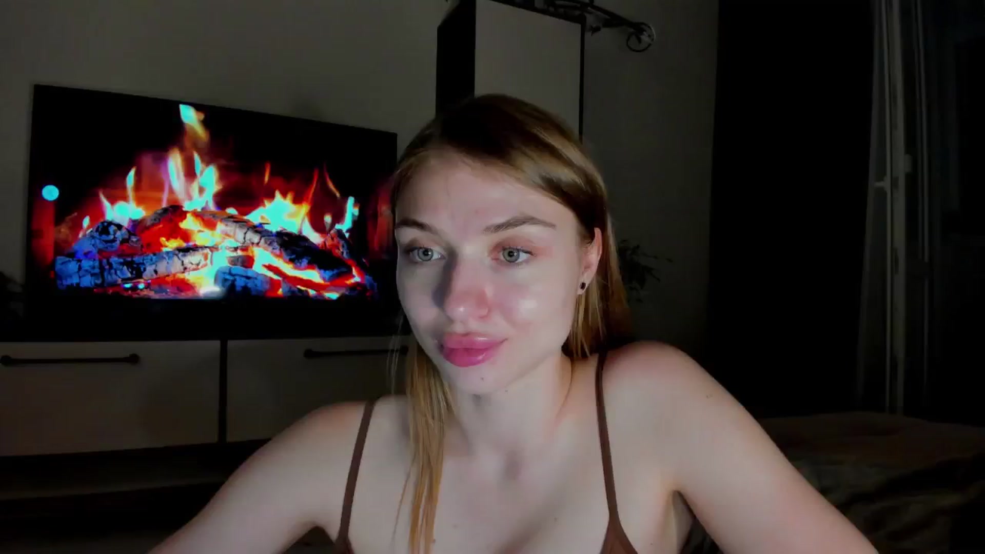 Gallery image thumbnail from Make_my_Luck's myfreecams stream on, 06/02/2024, 19:04 image 9 of 20