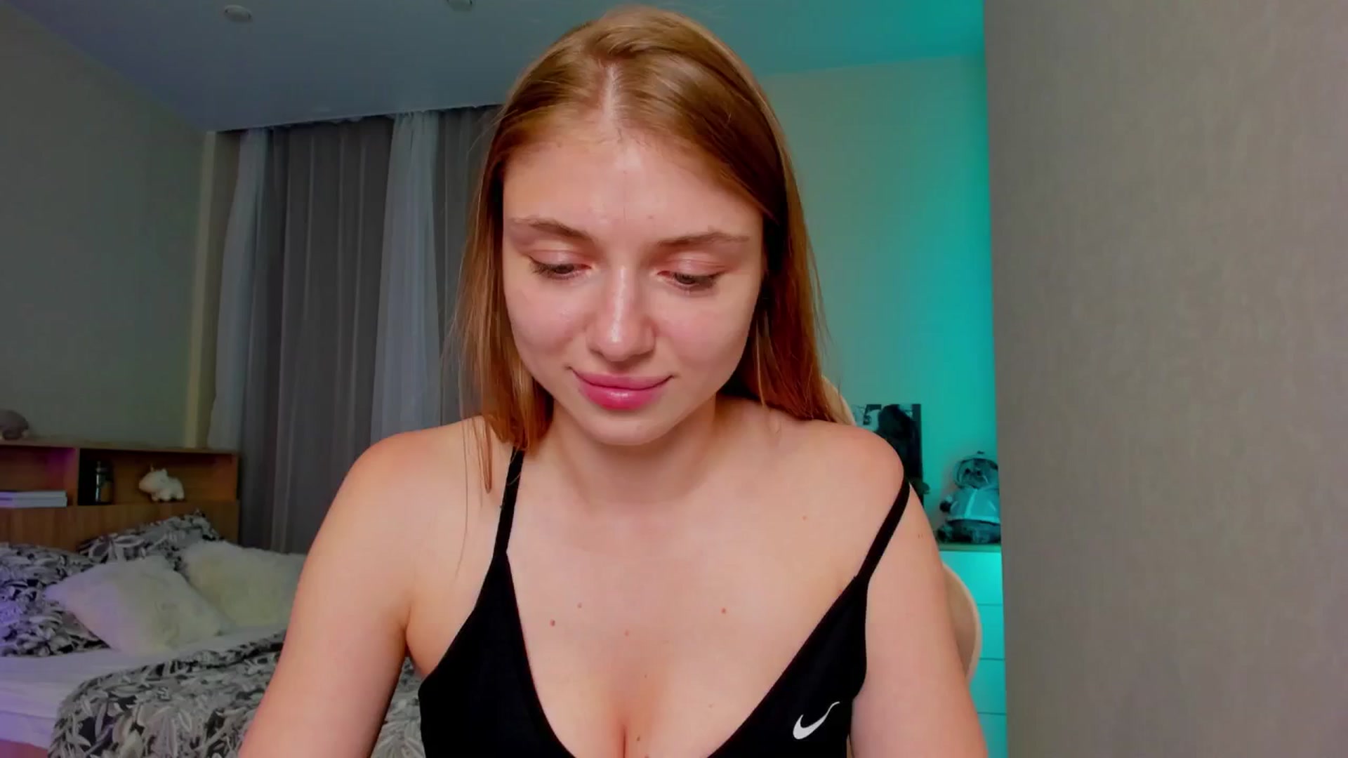 Gallery image thumbnail from Make_my_Luck's myfreecams stream on, 06/03/2024, 16:42 image 15 of 20
