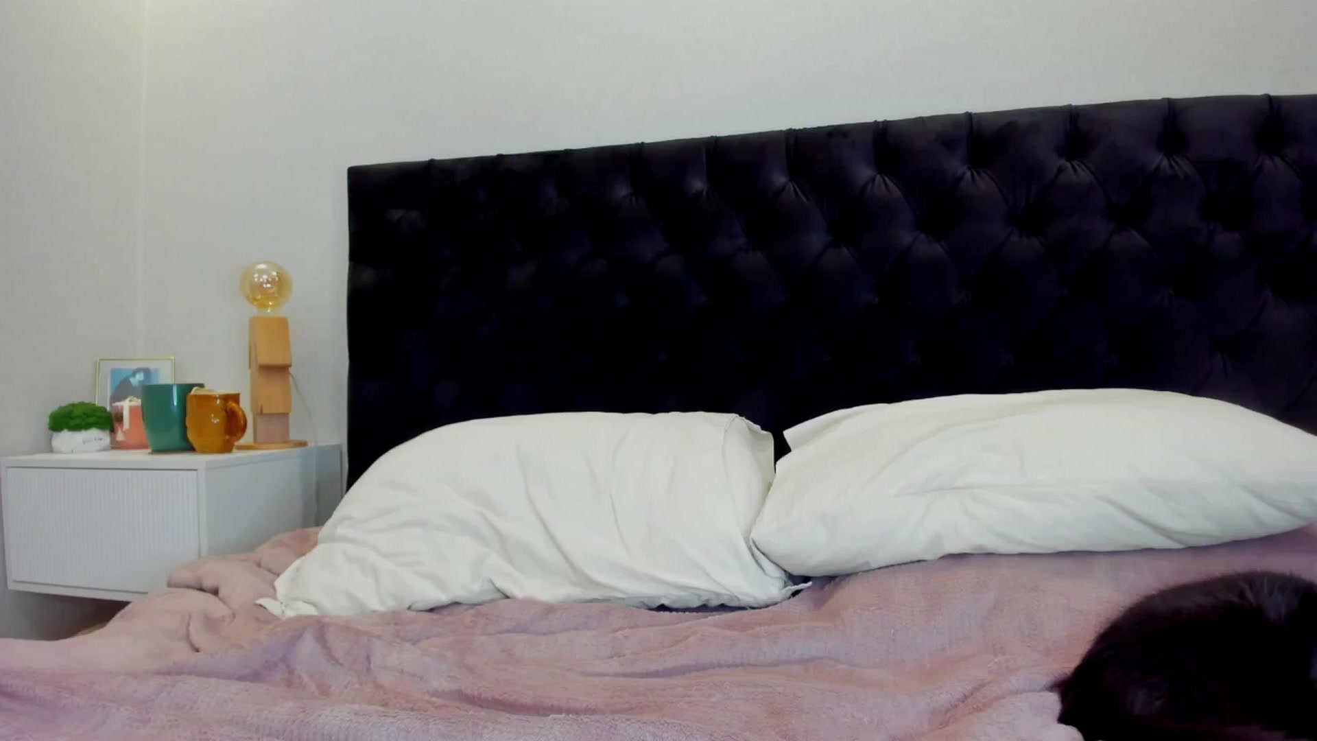Gallery image thumbnail from Make_my_Luck's myfreecams stream on, 06/10/2024, 20:35 image 10 of 20