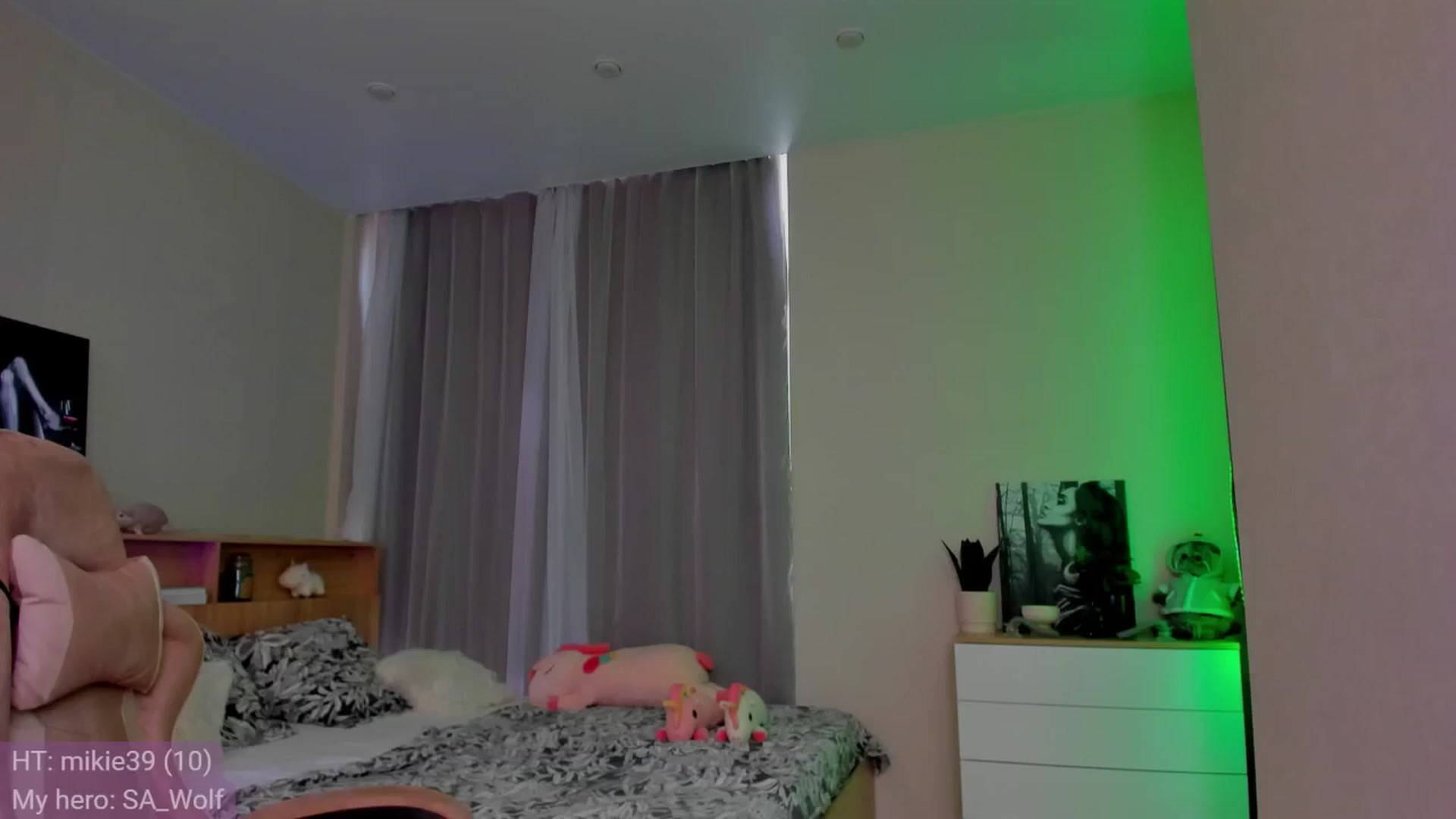 Gallery image thumbnail from Make_my_Luck's myfreecams stream on, 06/19/2024, 09:24 image 15 of 20
