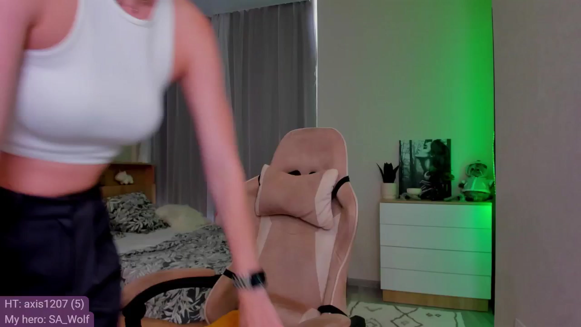 Gallery image thumbnail from Make_my_Luck's myfreecams stream on, 06/19/2024, 09:24 image 2 of 20