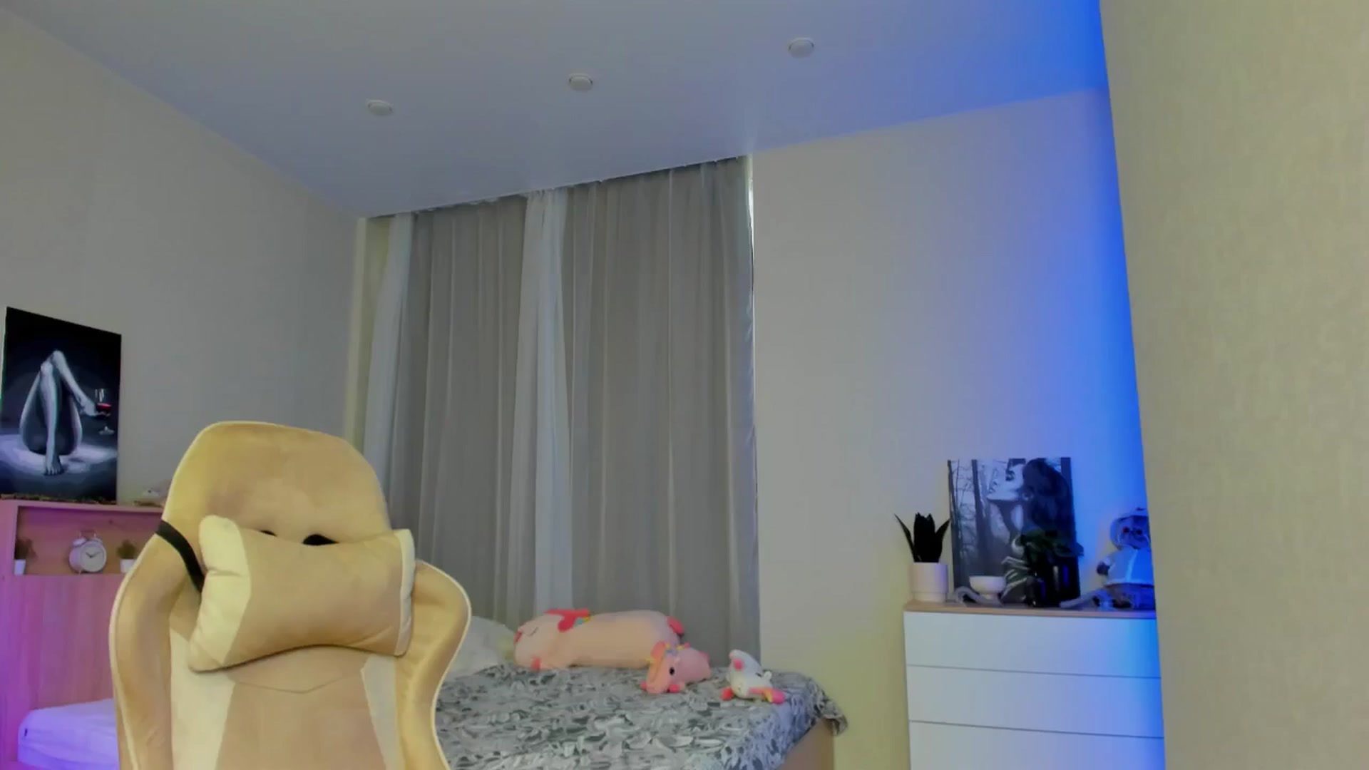 Gallery image thumbnail from Make_my_Luck's myfreecams stream on, 07/05/2024, 15:43 image 17 of 20