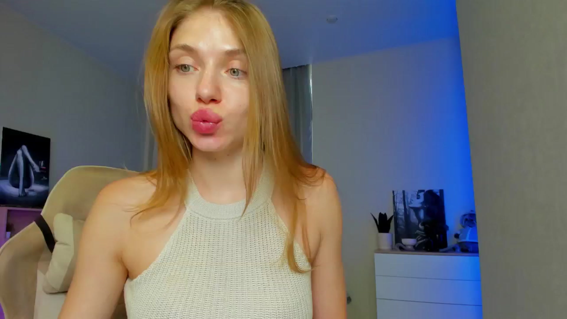 Gallery image thumbnail from Make_my_Luck's myfreecams stream on, 07/05/2024, 15:43 image 19 of 20