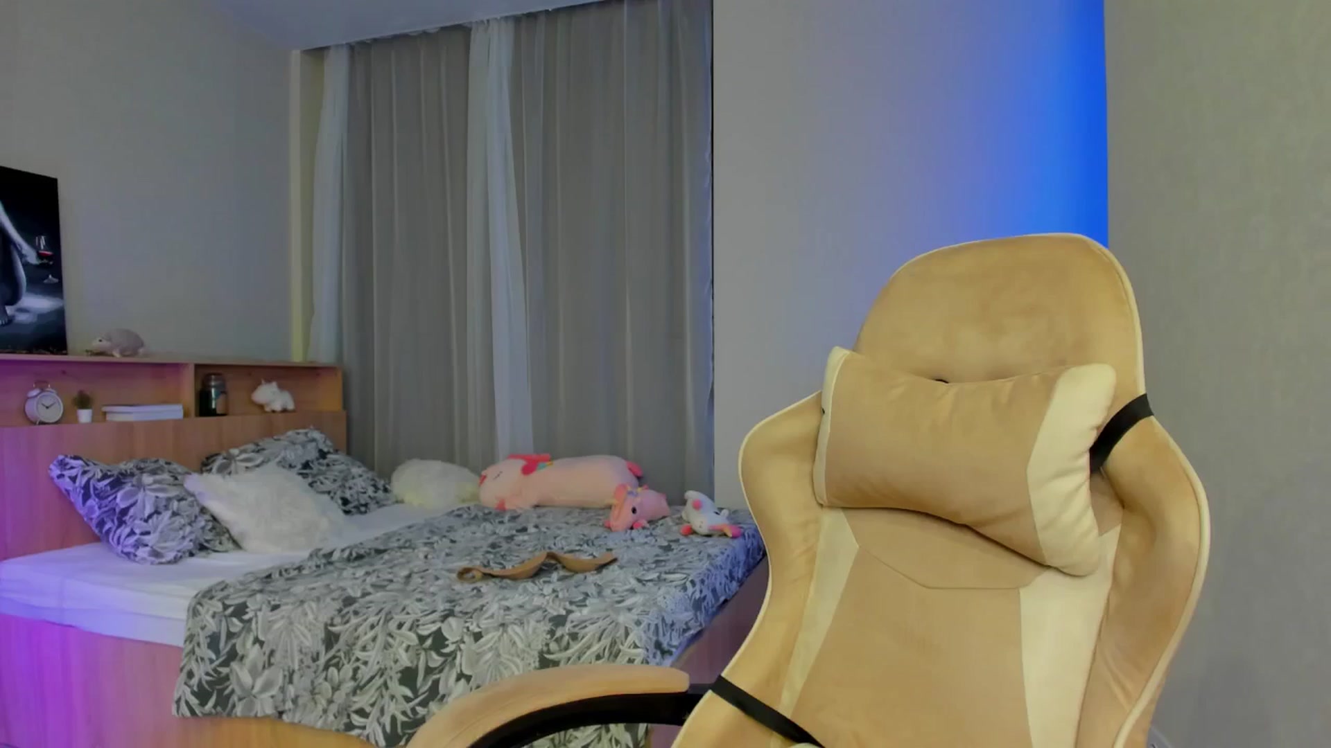 Gallery image thumbnail from Make_my_Luck's myfreecams stream on, 07/05/2024, 18:52 image 7 of 20