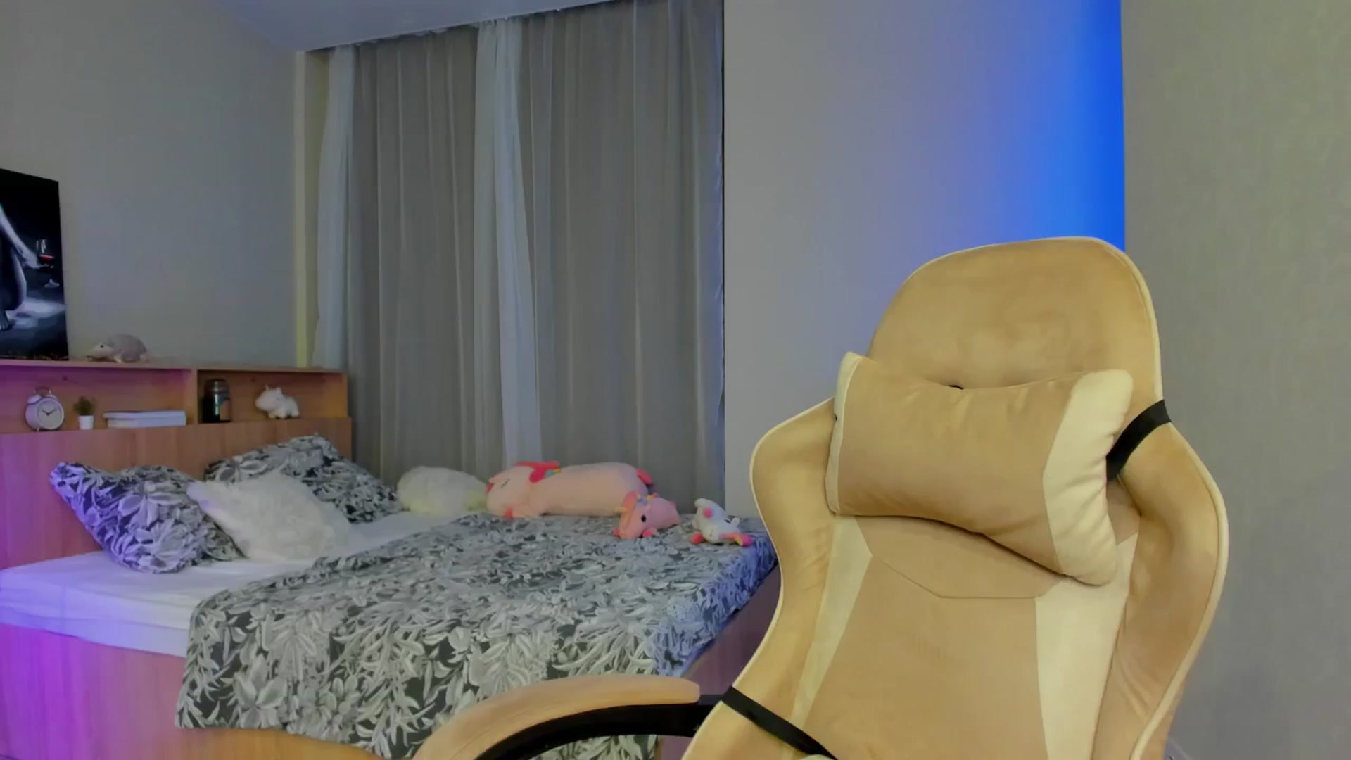 Gallery image thumbnail from Make_my_Luck's myfreecams stream on, 07/05/2024, 18:52 image 10 of 20