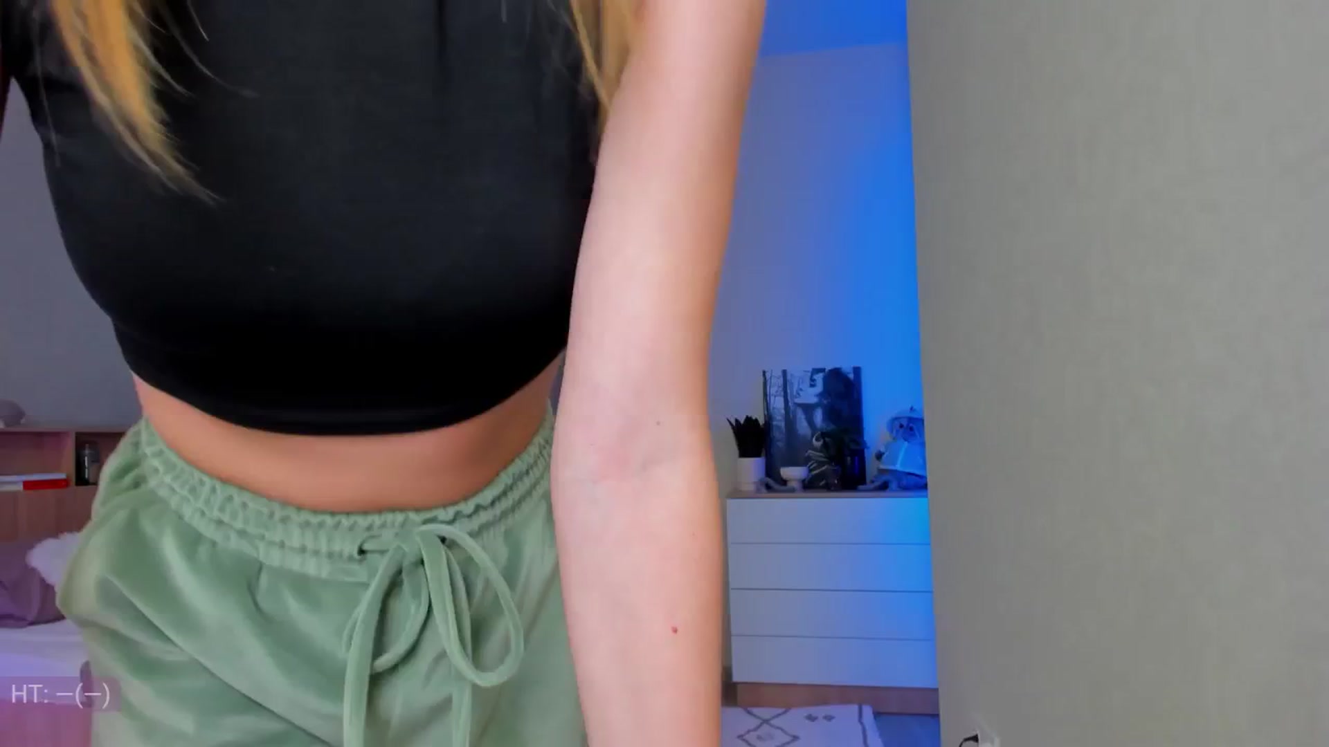 Gallery image thumbnail from Make_my_Luck's myfreecams stream on, 07/24/2024, 14:17 image 3 of 20