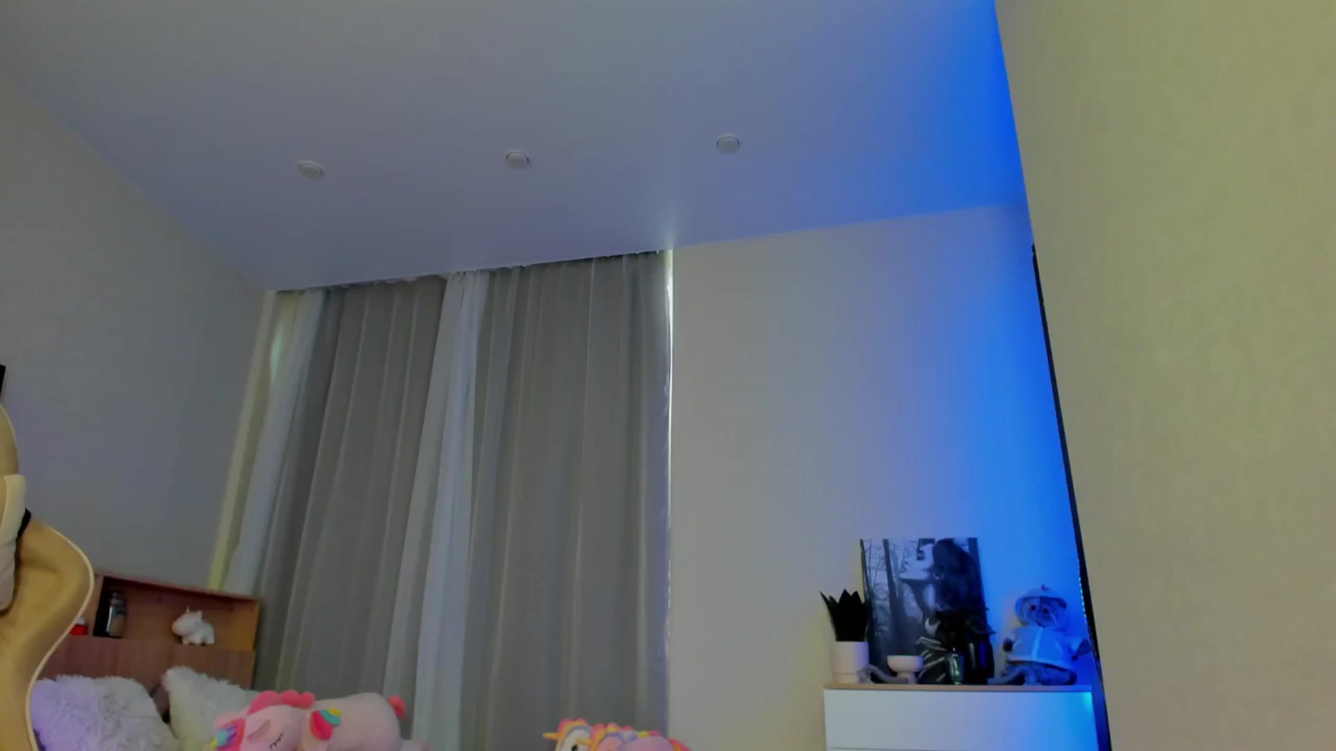 Gallery image thumbnail from Make_my_Luck's myfreecams stream on, 07/25/2024, 09:21 image 13 of 20