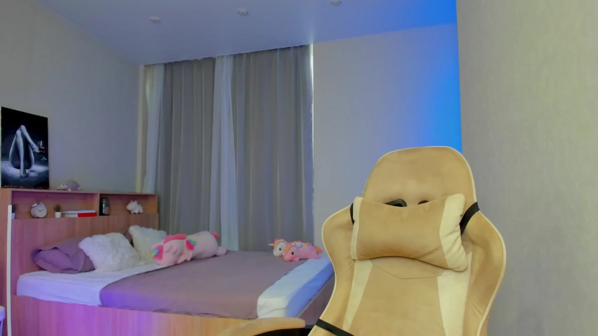 Gallery image thumbnail from Make_my_Luck's myfreecams stream on, 07/25/2024, 09:21 image 18 of 20