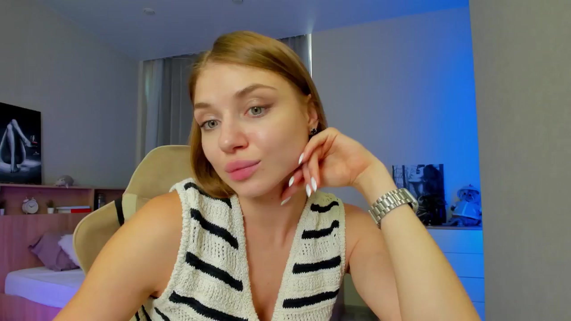 Gallery image thumbnail from Make_my_Luck's myfreecams stream on, 07/25/2024, 11:17 image 19 of 20