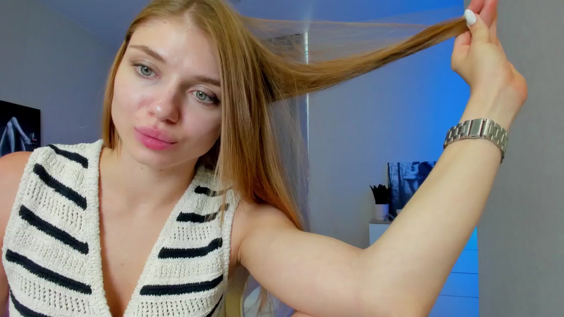 Gallery image thumbnail from Make_my_Luck's myfreecams stream on, 07/25/2024, 11:17 image 17 of 20