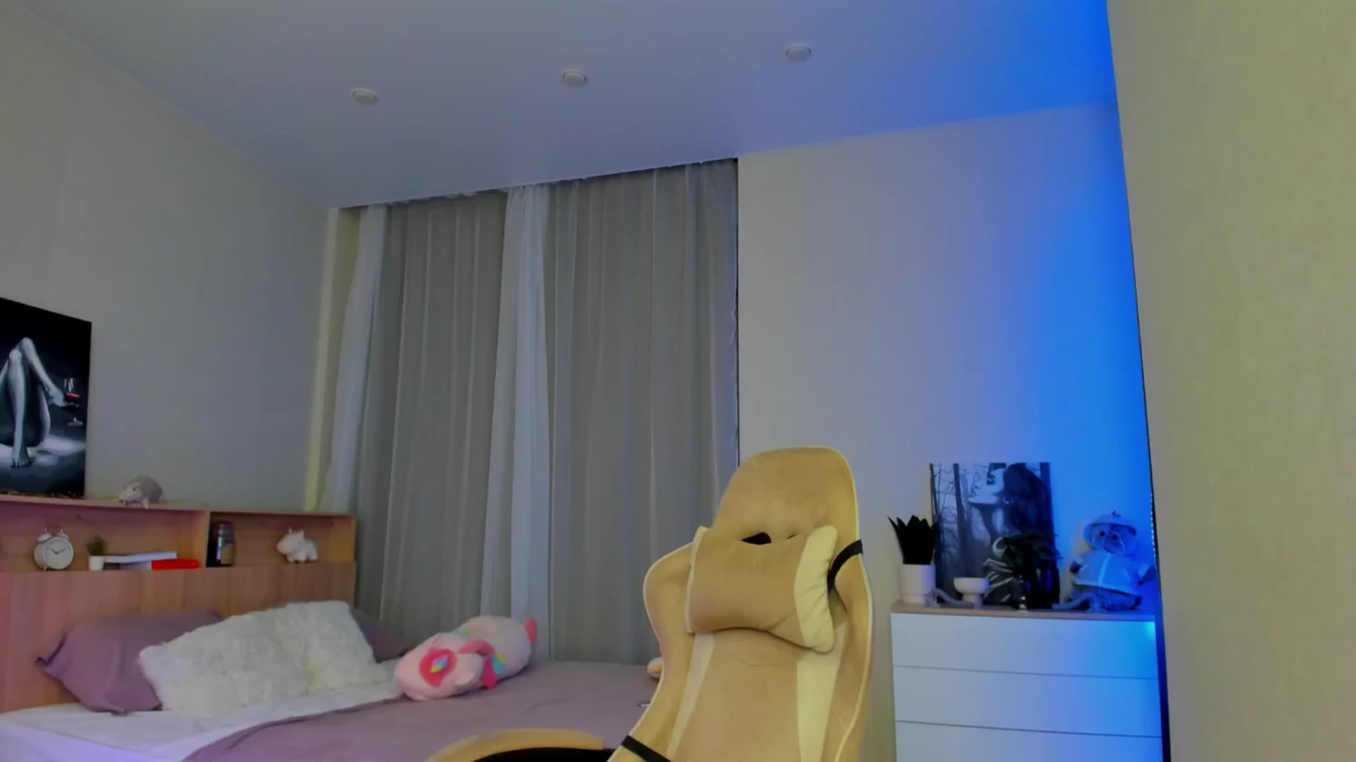 Gallery image thumbnail from Make_my_Luck's myfreecams stream on, 07/28/2024, 19:45 image 5 of 20