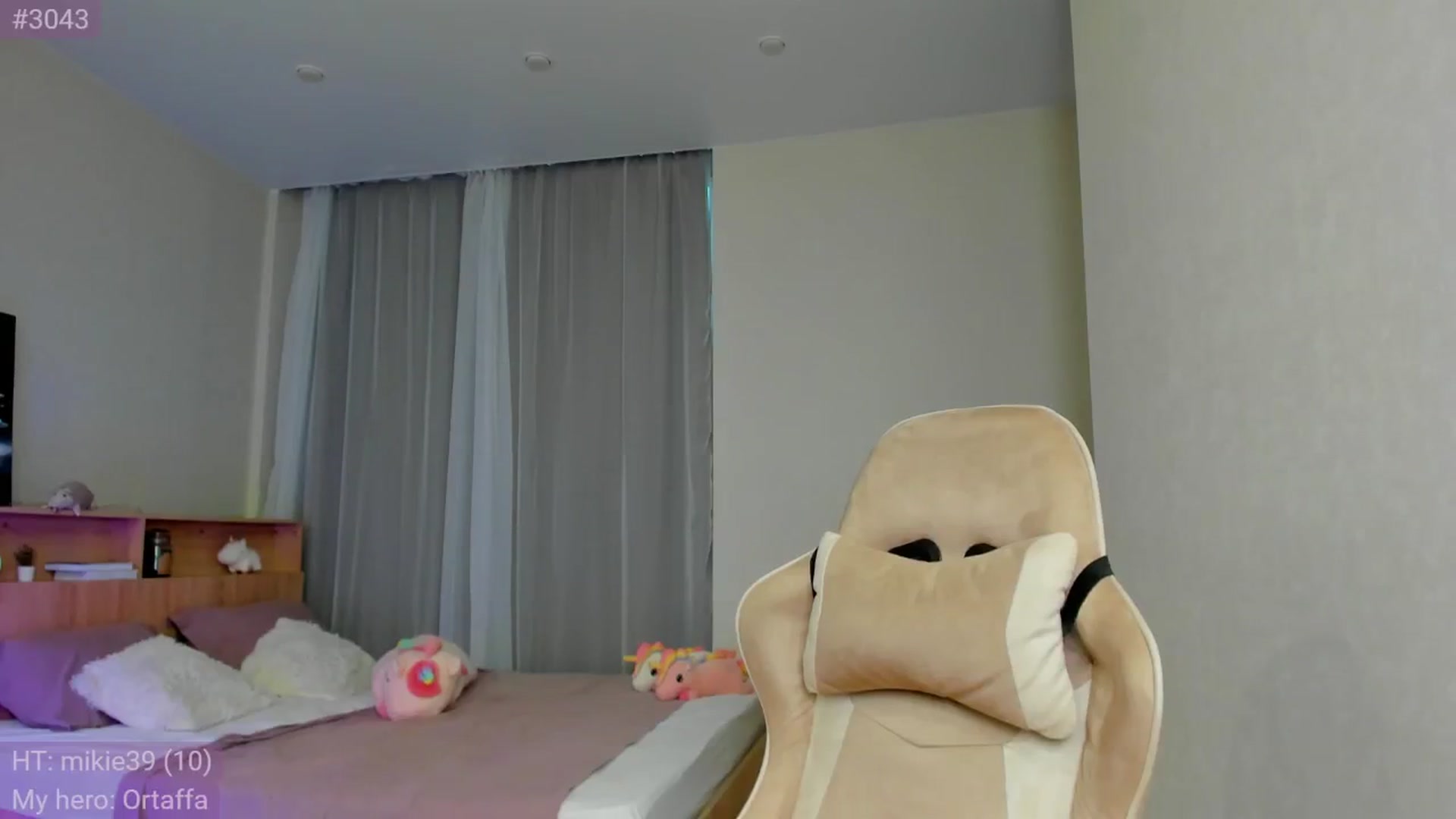 Gallery image thumbnail from Make_my_Luck's myfreecams stream on, 08/04/2024, 16:17 image 20 of 20