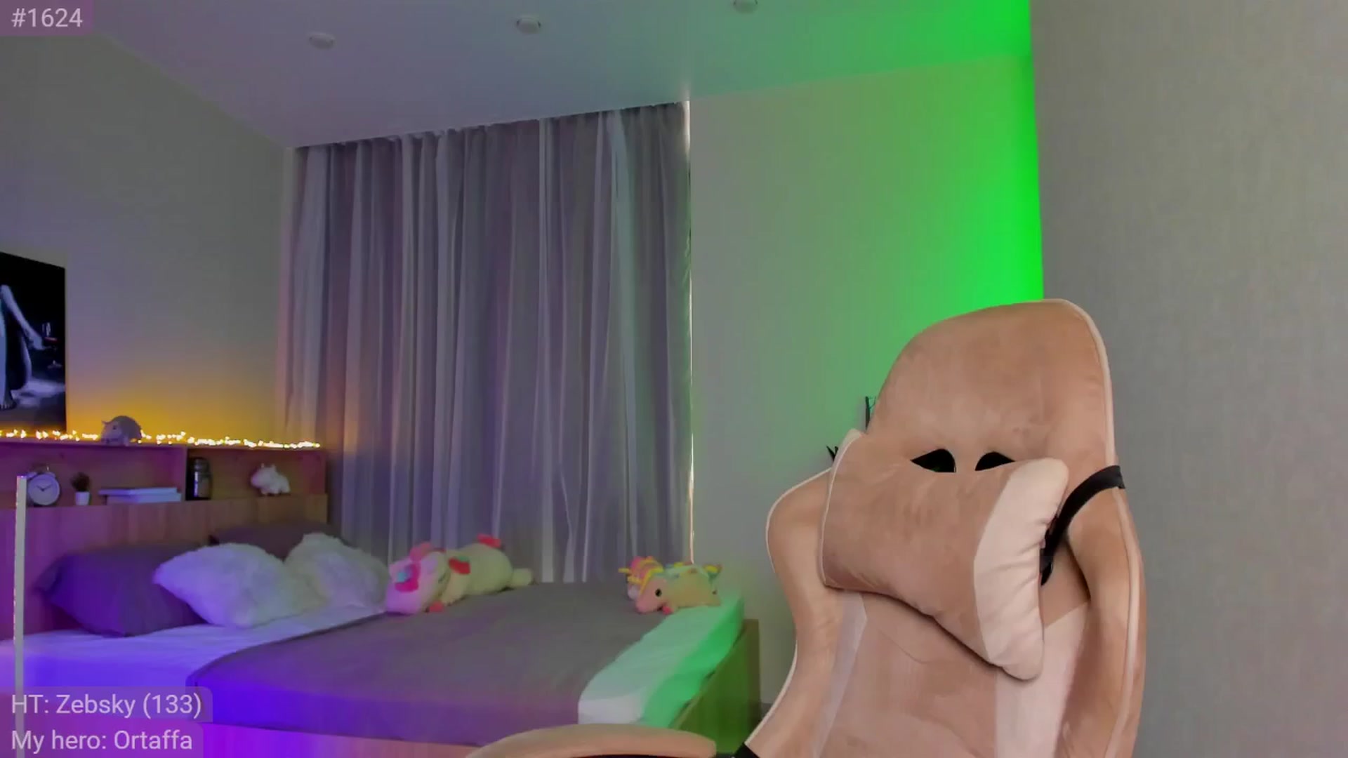 Gallery image thumbnail from Make_my_Luck's myfreecams stream on, 08/07/2024, 03:12 image 16 of 20