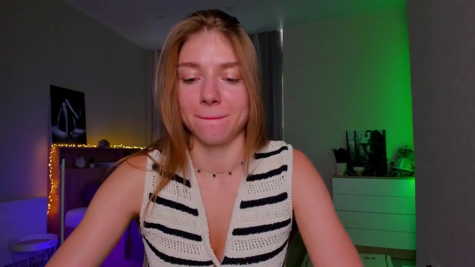 Gallery image thumbnail from Make_my_Luck's myfreecams stream on, 08/10/2024, 07:02 image 4 of 20